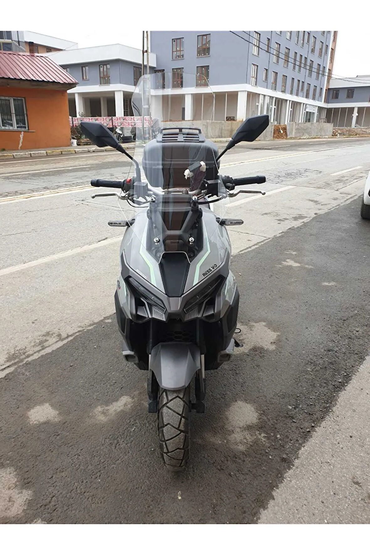 MOTOCAM Mondial Ressivo 250 Siperlik Ön Cam 2023-2025 Model 57cm Şeffaf Renkli 4mm
