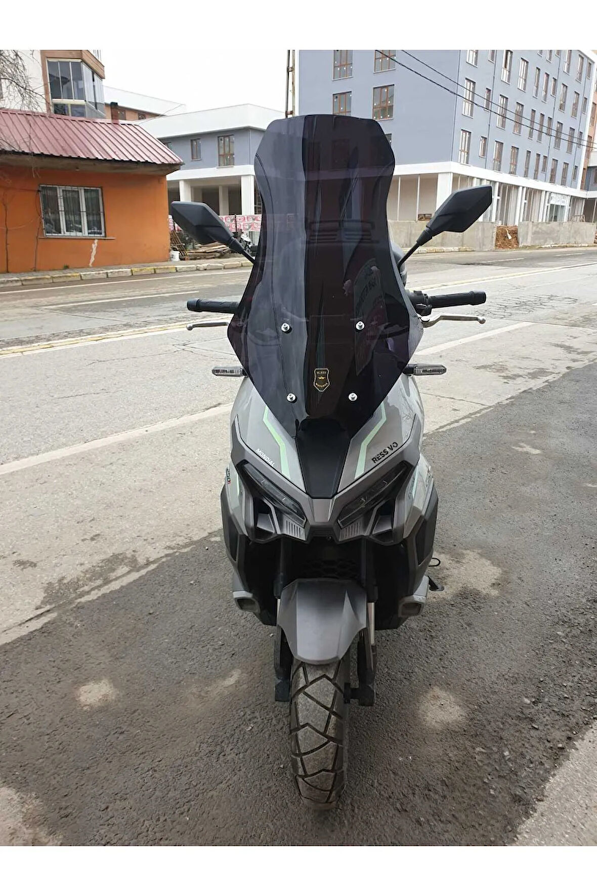 MOTOCAM Mondial Ressivo 250 Siperlik Ön Cam 2023-2025 Model 57cm Siyah Renkli 4mm