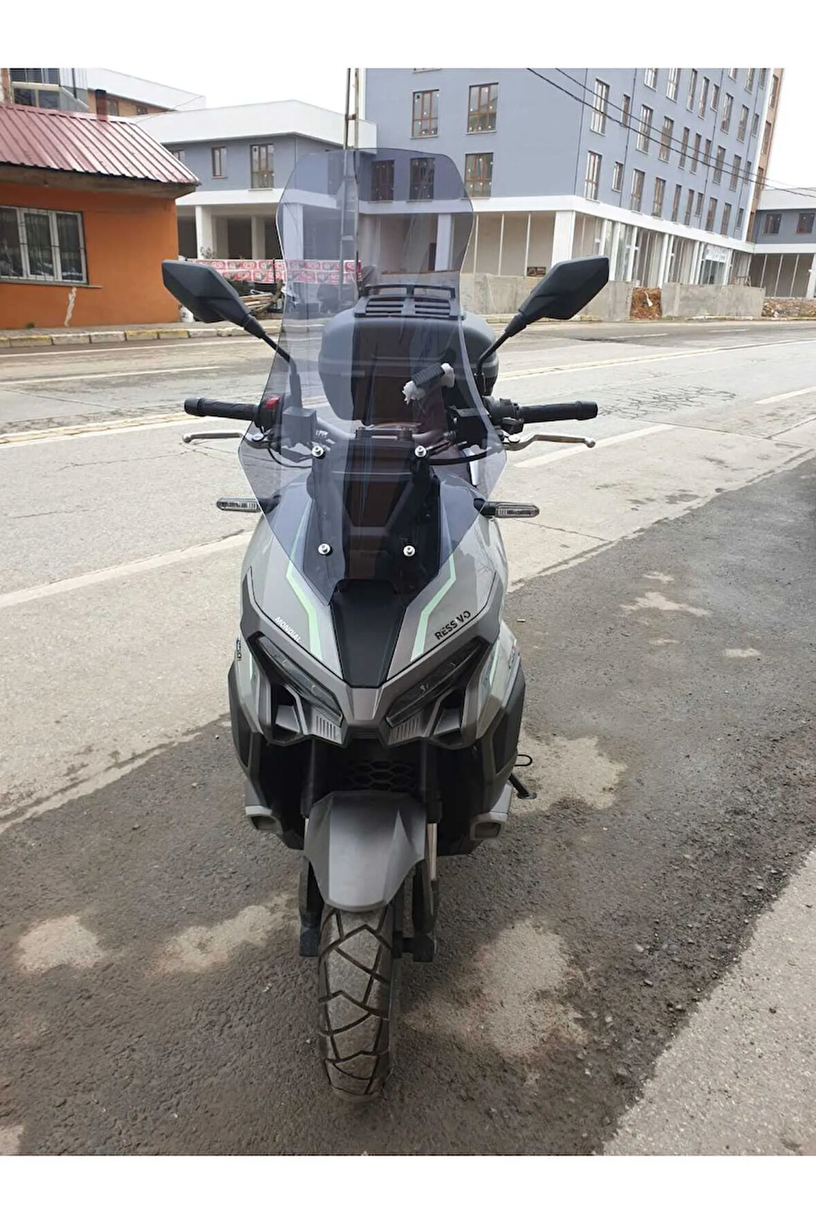 Mondial Ressivo Siperlik Ön Cam 2023 2024 Model 68cm Açıkfüme Renkli 4mm