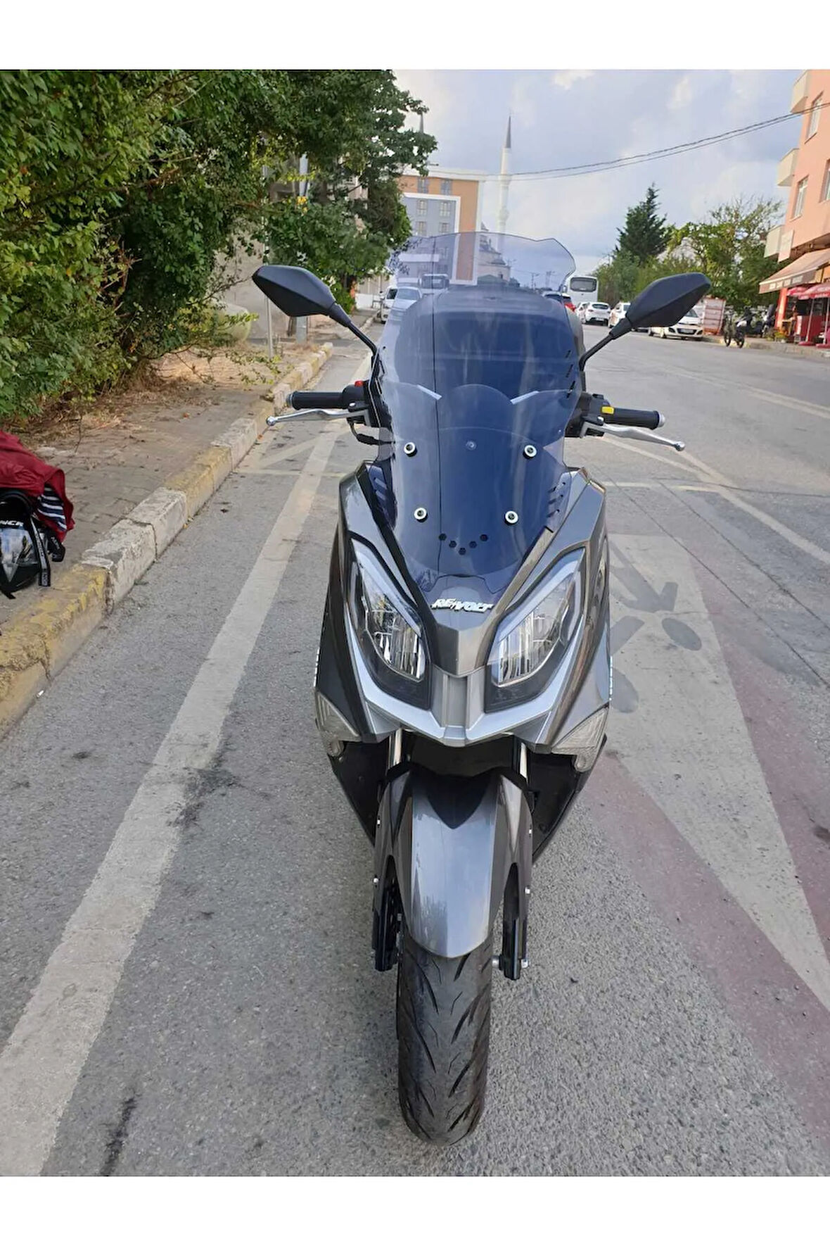 Revolt Rm5 Siperlik Ön Cam 2020 2021 Model 65cm Açıkfüme Renkli 4mm ORTA BOYLU CAM