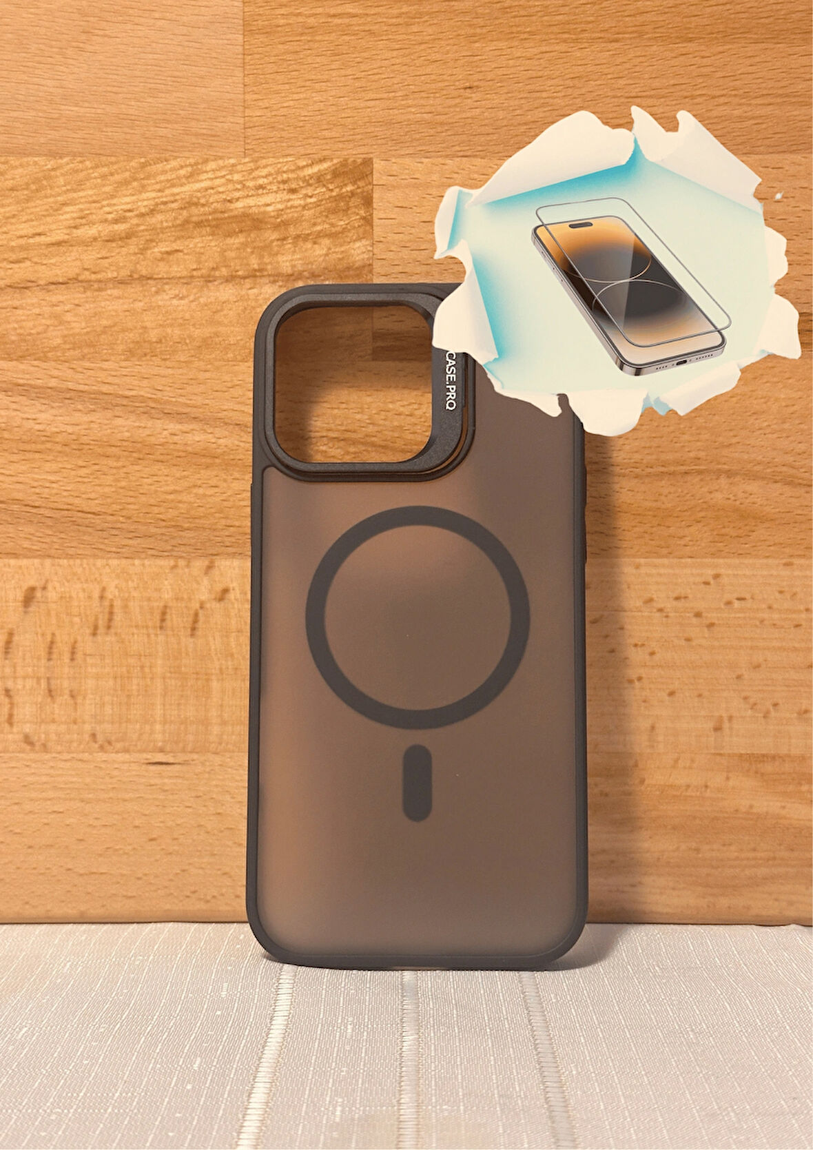 iPhone 16 Pro Max Magsafe Özellikli Standlı Darbe Emici Siyah-Şeffaf Kılıf - Kırılmaz Cam Hediyeli