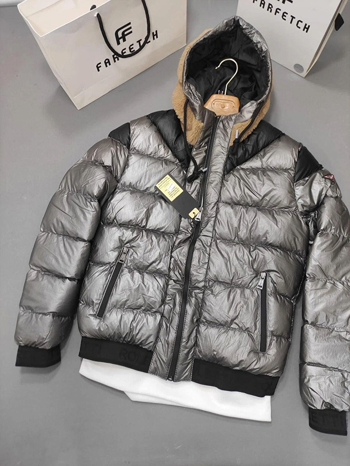 Erkek Kapşonlu Şişme Mont Gri 