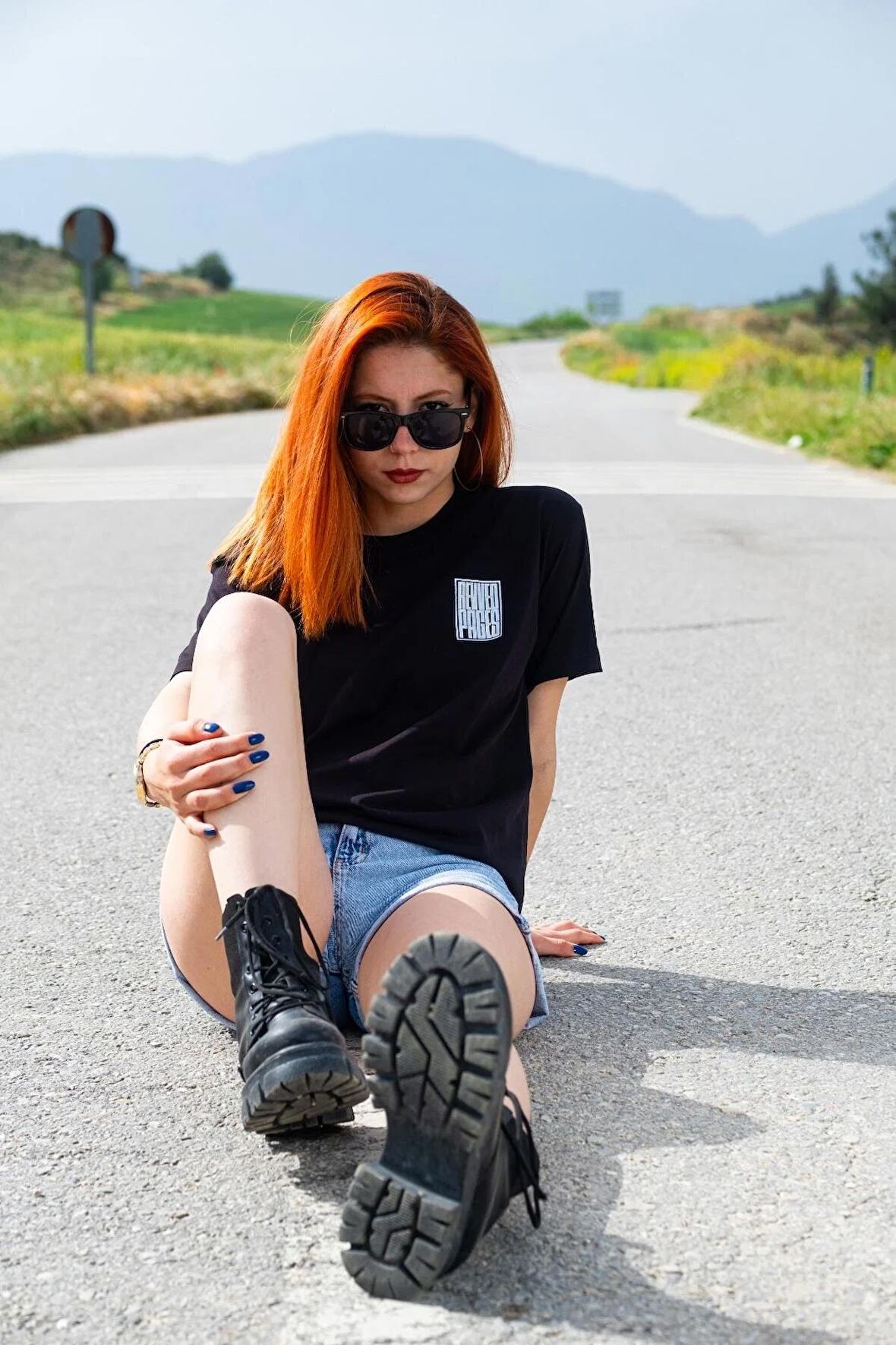 REVVED PAGES Logo Baskılı T-Shirt Unisex