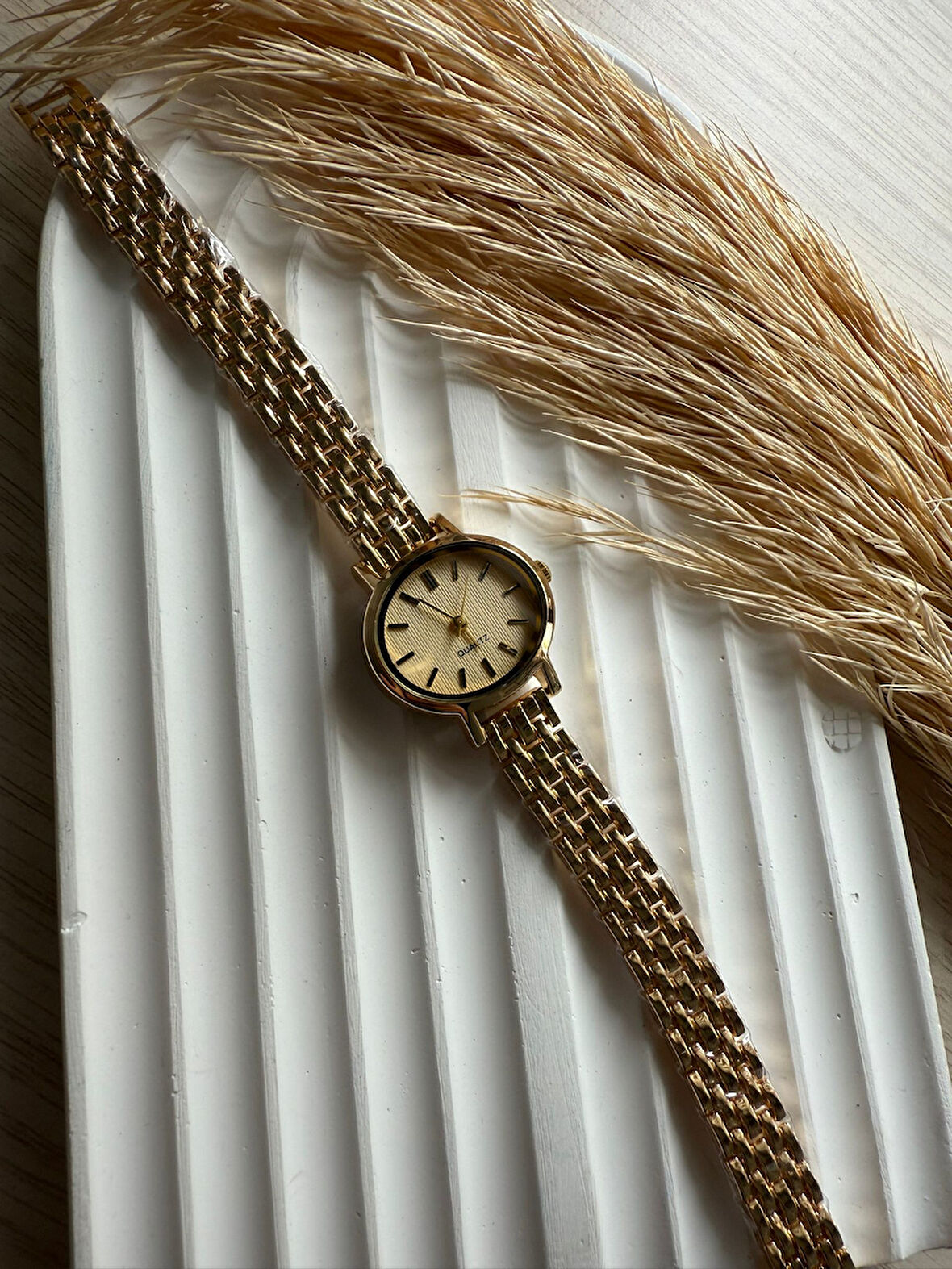 Retro Minimal Hasır Kordon Vintage Kadın Kol Saati Boncuk Model
