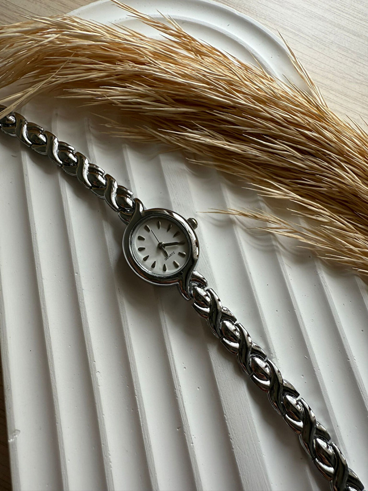 Retro Minimal Hasır Kordon Vintage Kadın Kol Saati Boncuk Model Gümüş