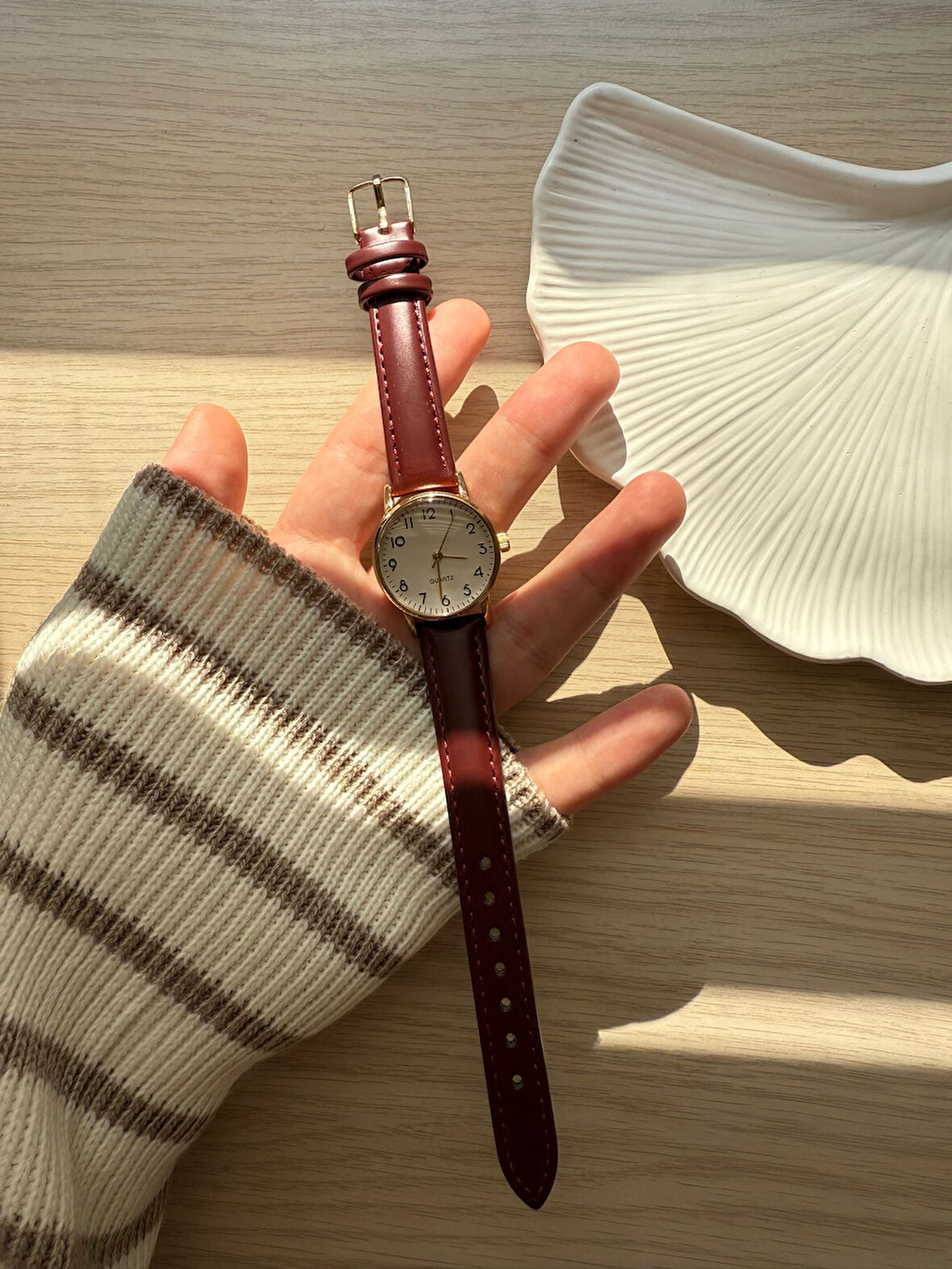 Retro Minimal Deri Kordon Vintage Kadın Kol Saati