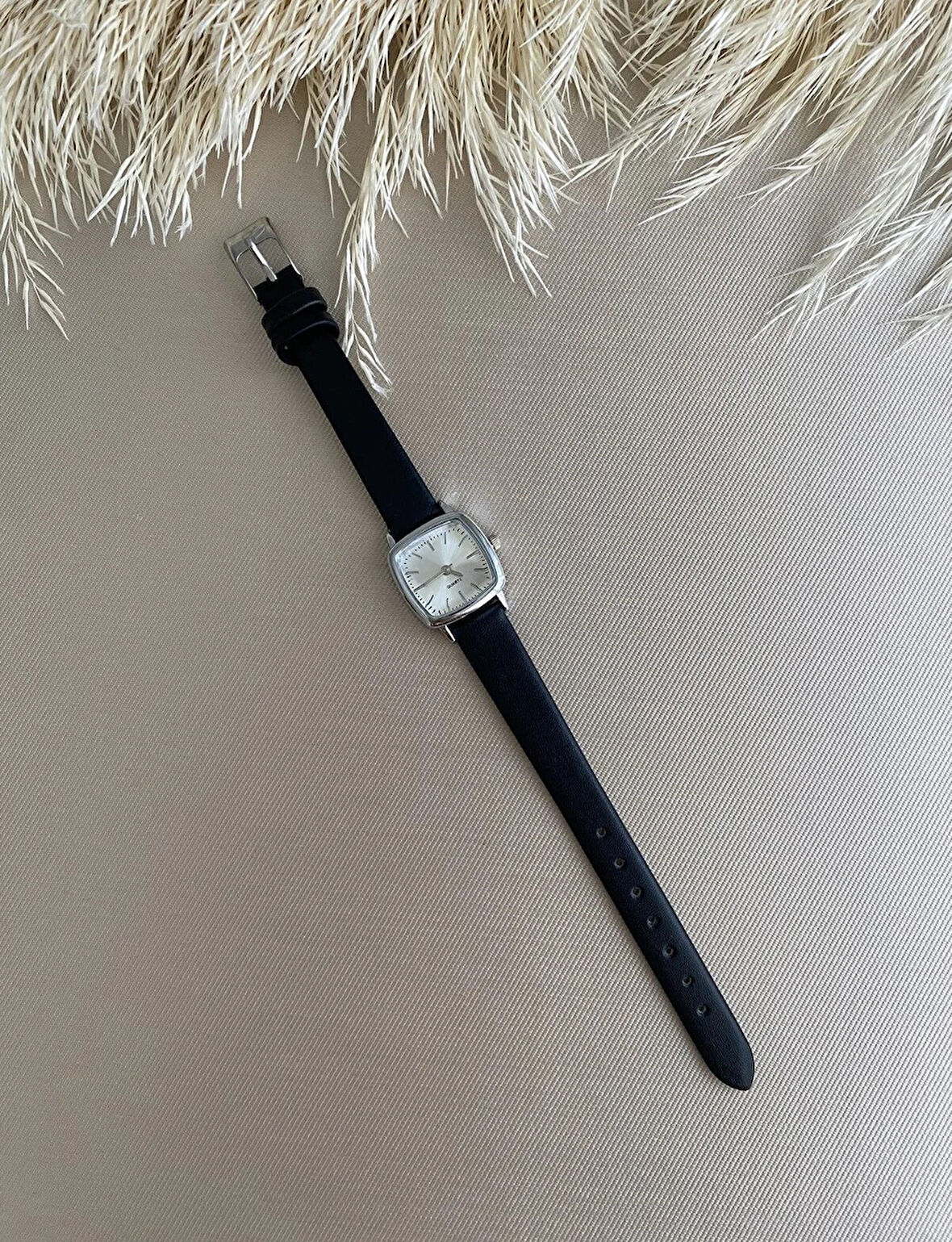 Retro Minimal Deri Kordon Vintage Kadın Kol Saati