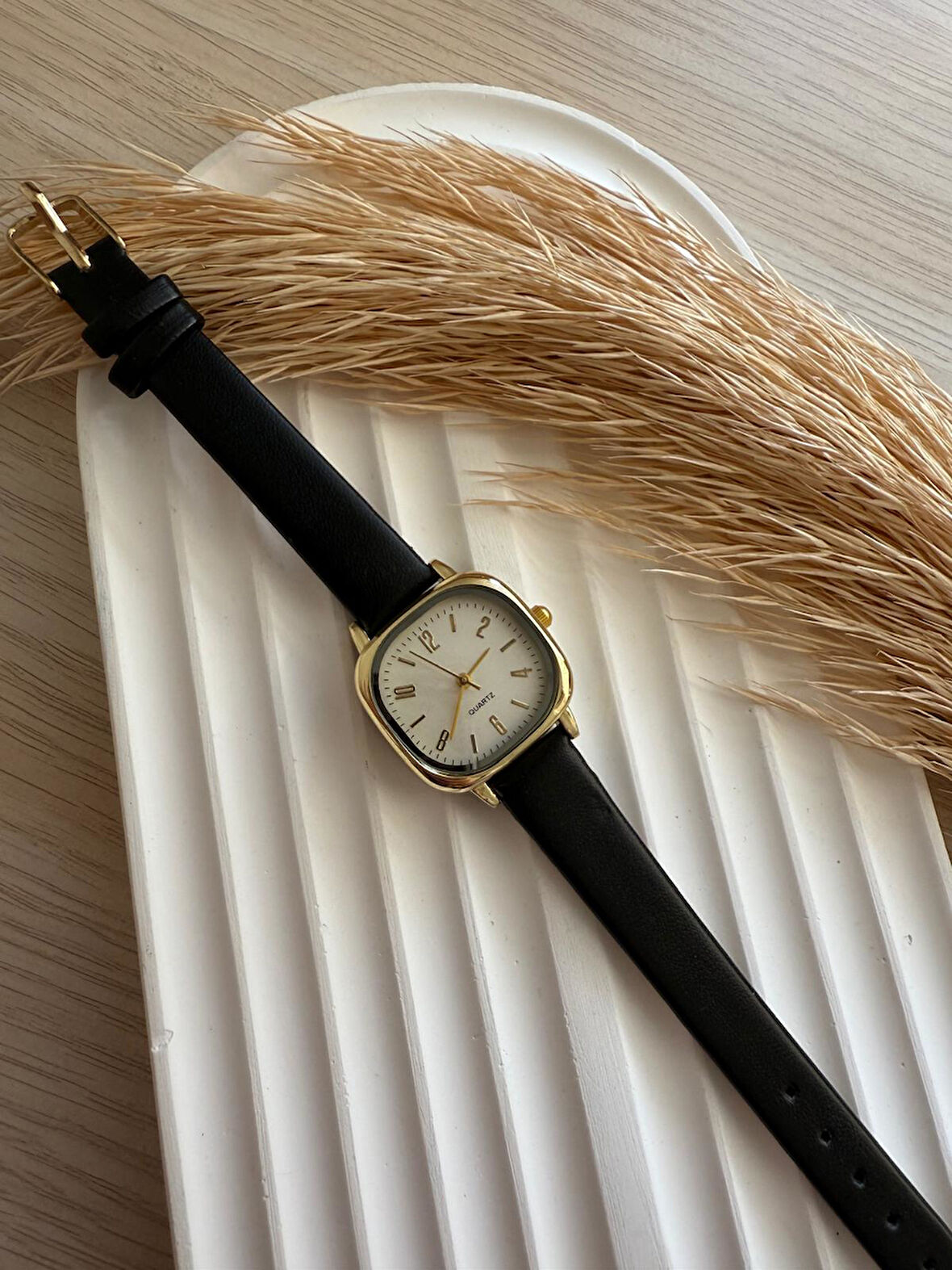 Retro Minimal Deri Kordon Vintage Kadın Kol Saati