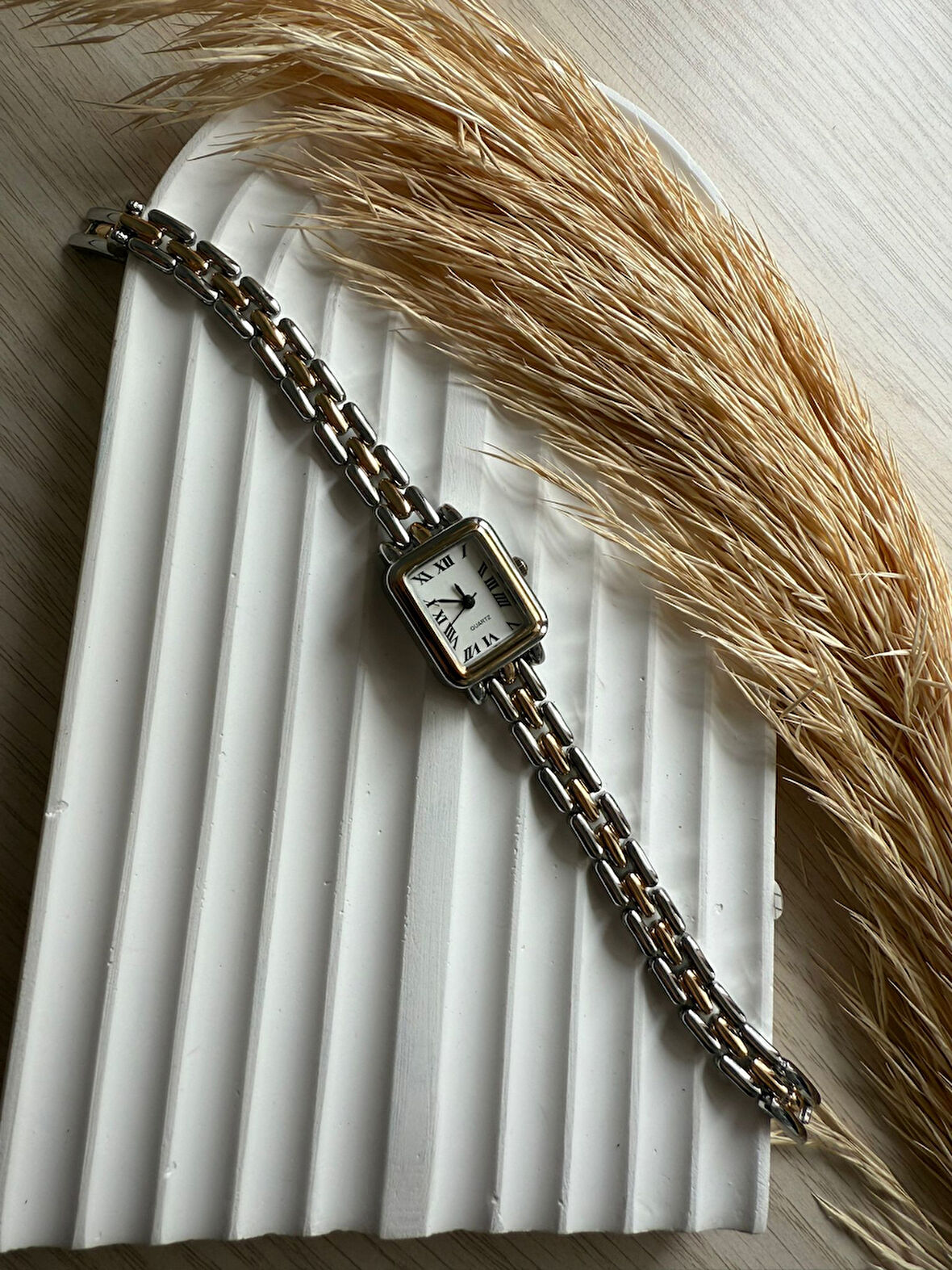 Retro Minimal Hasır Kordon Vintage Kadın Kol Saati Boncuk Model