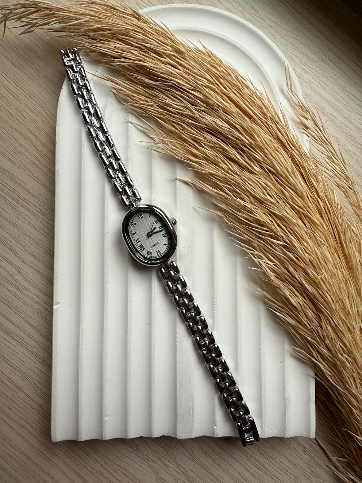 Retro Minimal Hasır Kordon Vintage Kadın Kol Saati