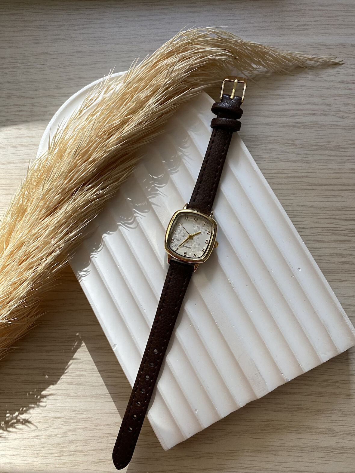 Retro Minimal Deri Kordon Vintage Kadın Kol Saati
