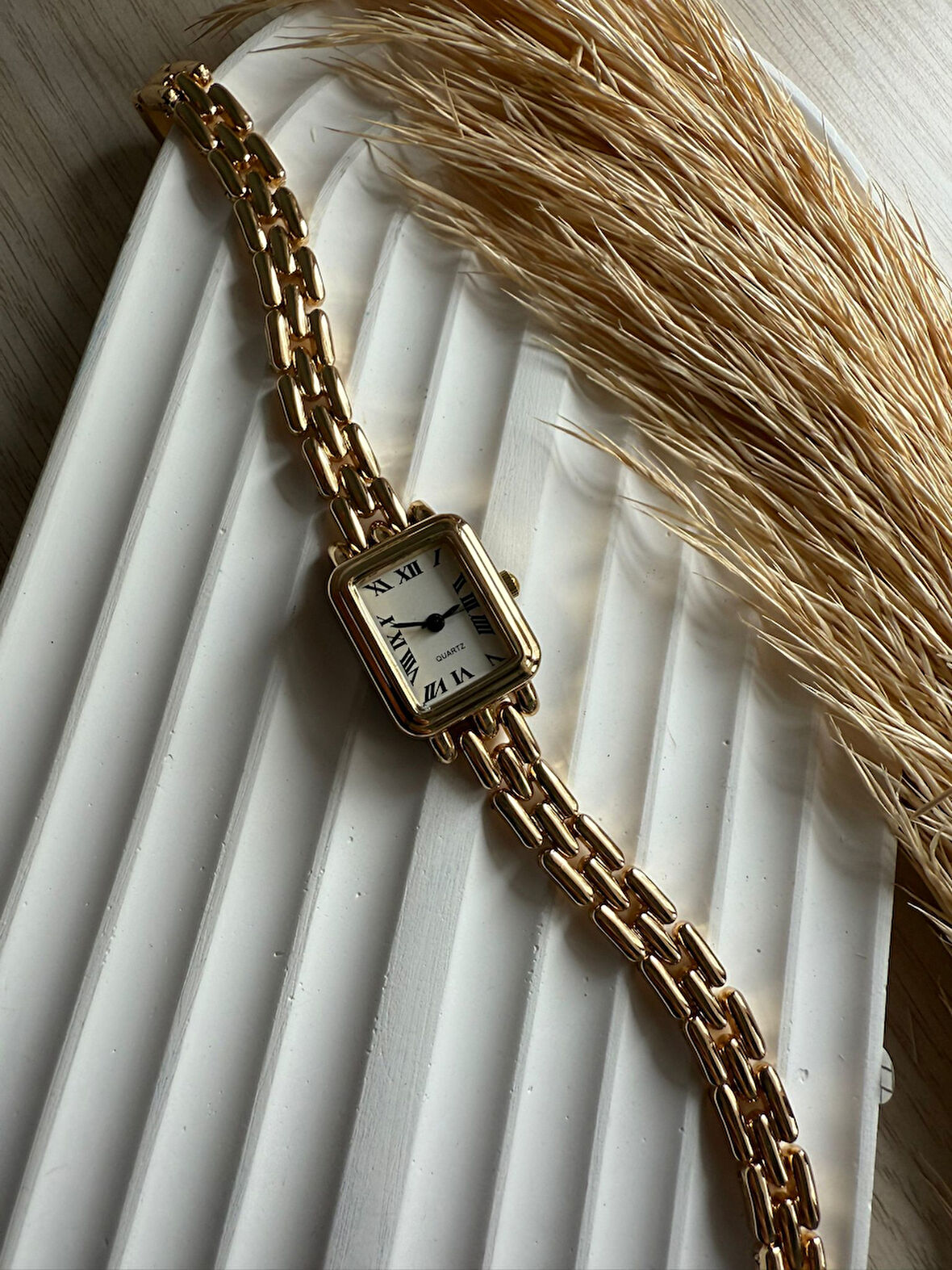 Retro Minimal Hasır Kordon Vintage Kadın Kol Saati Boncuk Model