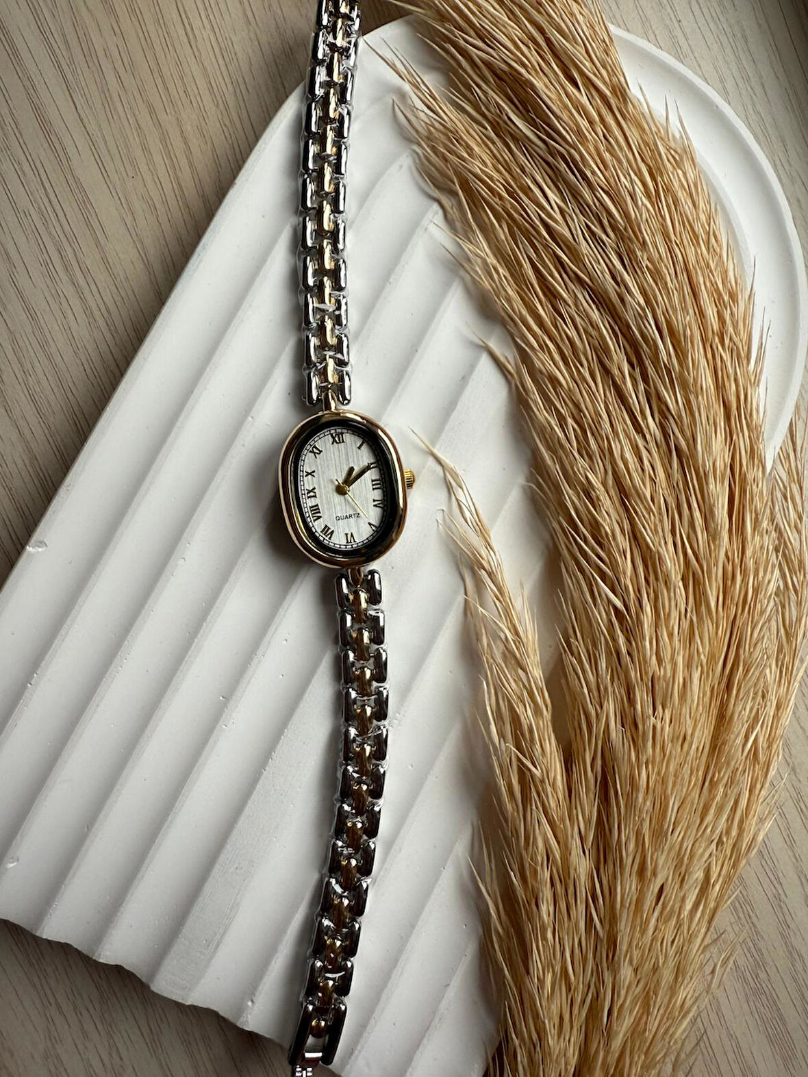 Retro Minimal Hasır Kordon Vintage Kadın Kol Saati