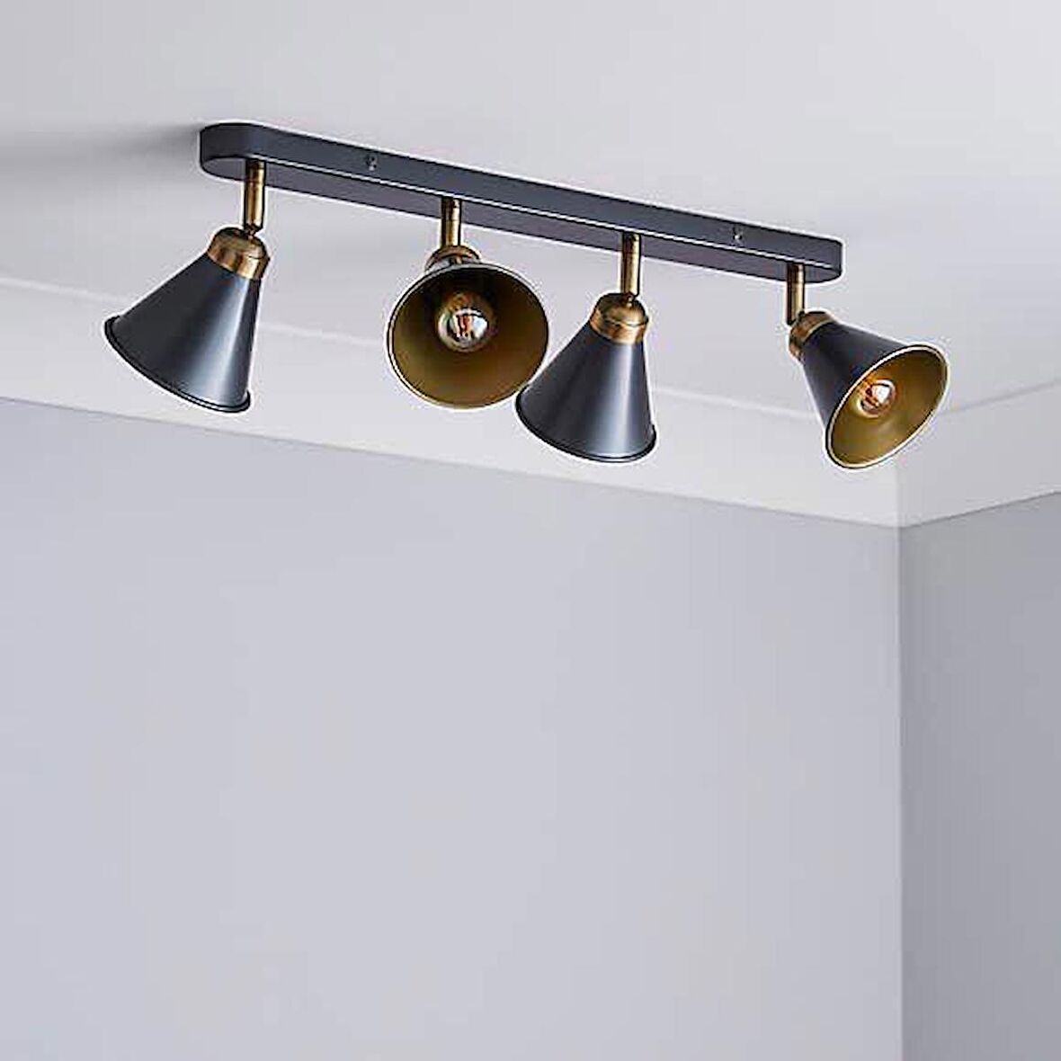 Rsylight Retro Metal Dekotatif Rustik Masa Üstü 4 Lü Sıralı Avize