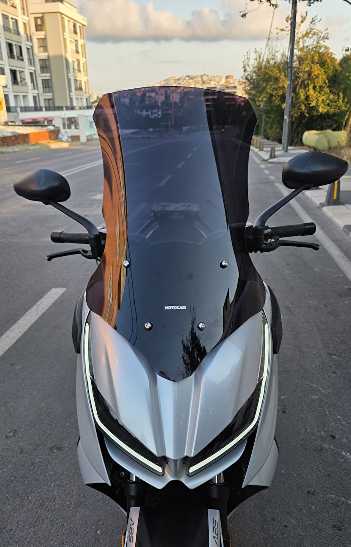 MOTOCAM RKS RZ 250 S Siperlik Ön Cam 2022-2025 Model 68cm Siyah Renkli 4mm UZUN CAM