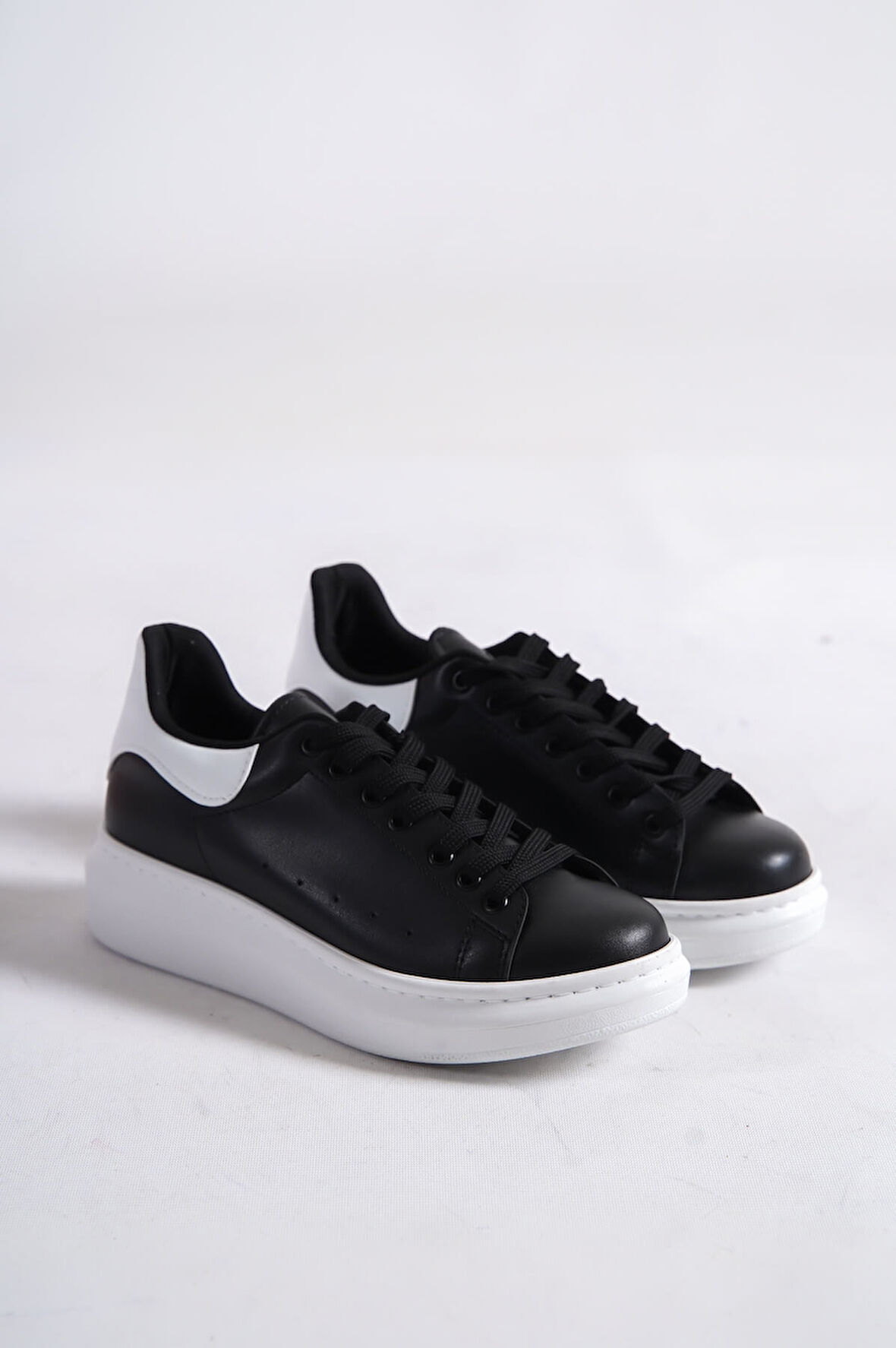 Samira Premium Ortopedik Siyah Beyaz Kadın Sneaker