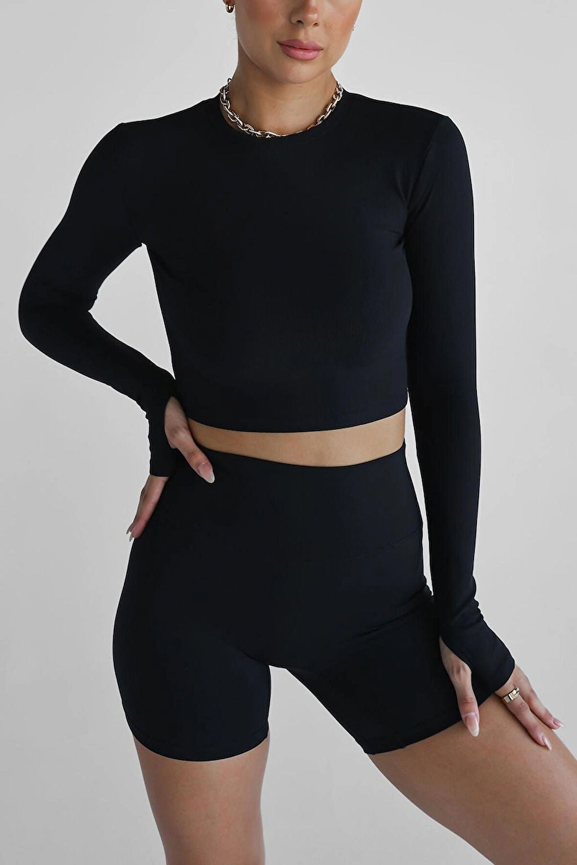 Siyah Spor Crop Top Bisiklet Yaka DARKALIP Soft Touch Parmak Detaylı Spor Body