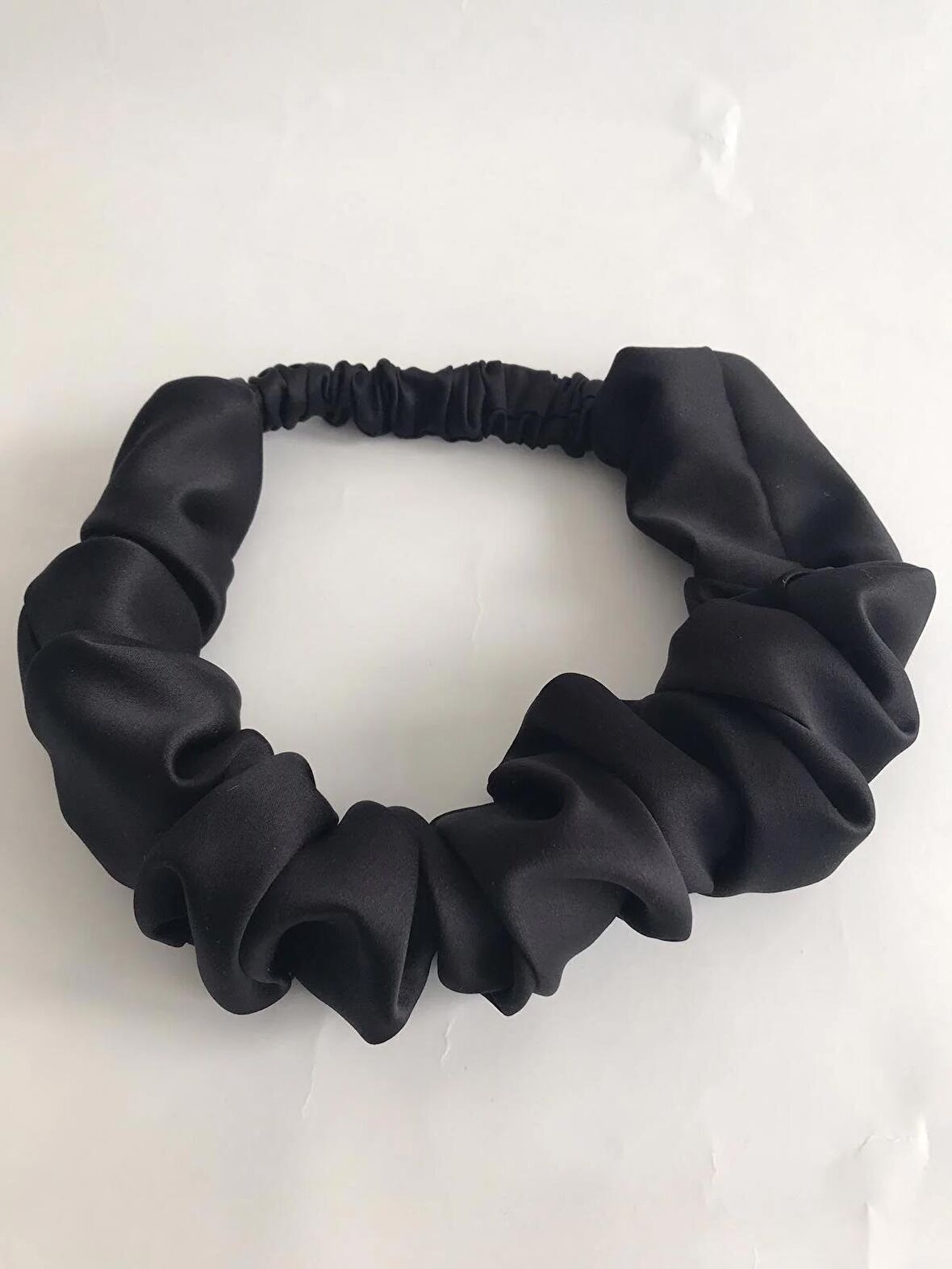 Kadın Siyah Saten Büzgülü Scrunchie Saç Bandı / Bandanası