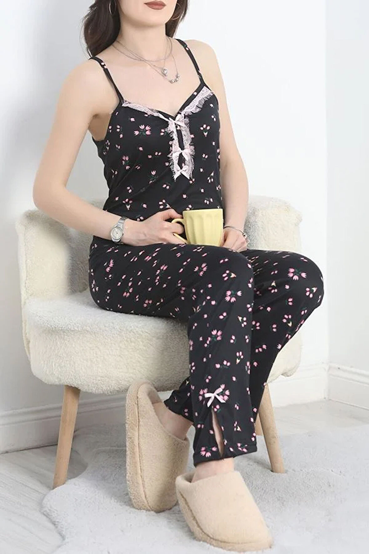 SeKa Milan Kumaş Paçası Yırtmaçlı Pijama Takımı Siyahçiçekli - 50146.1857.