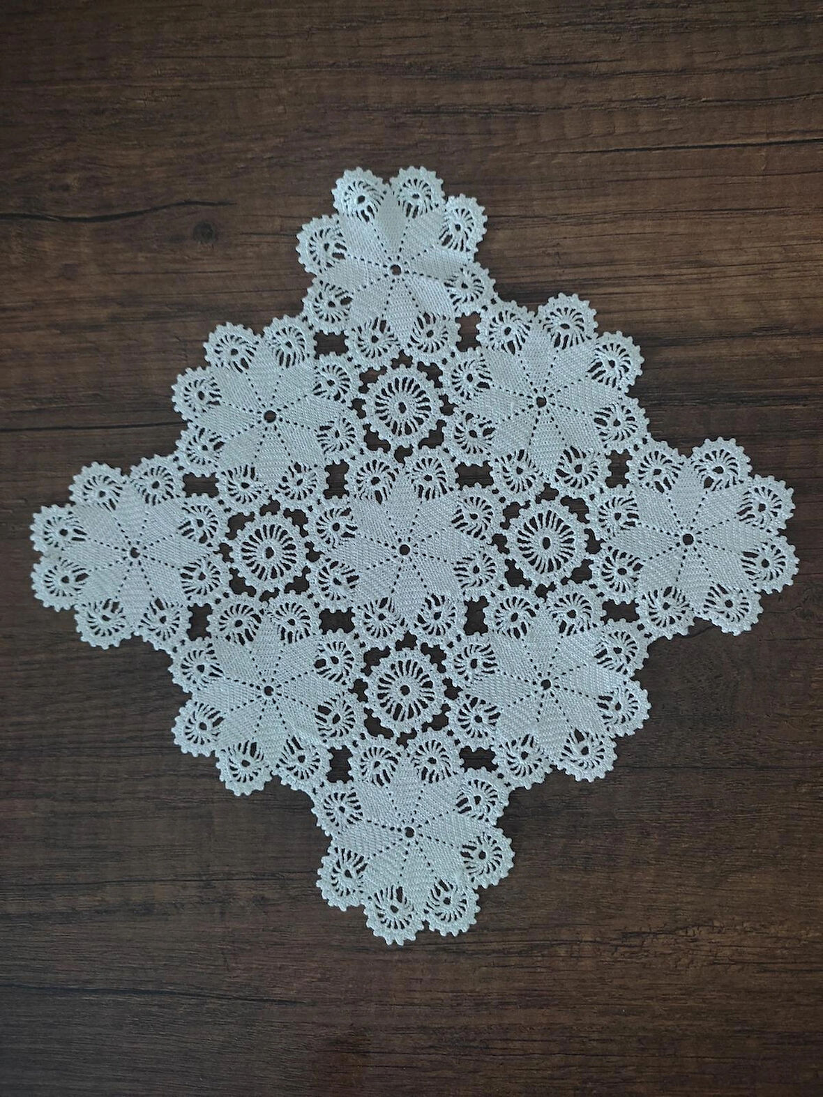 El örgüsü zigon sehpa örtüsü