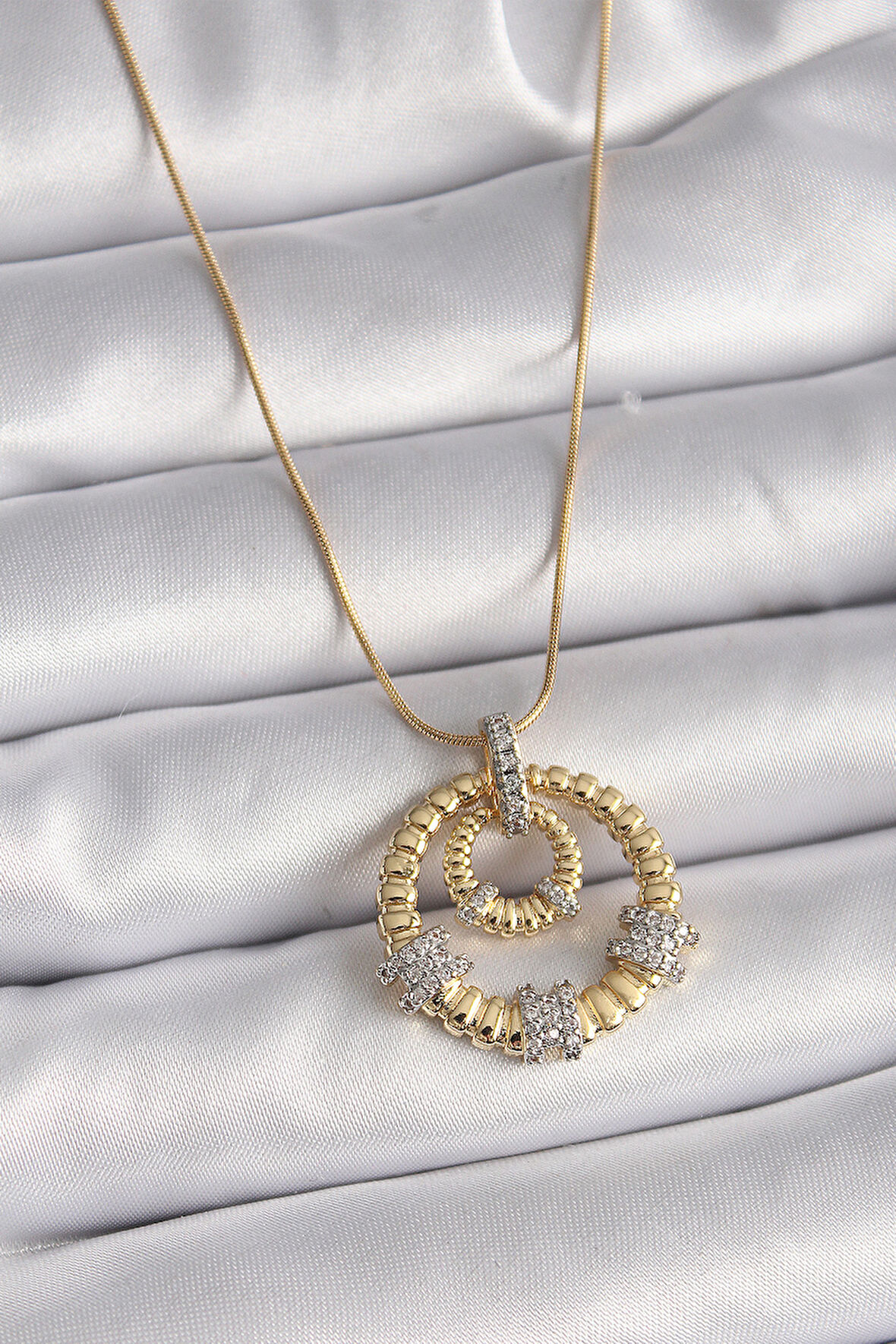 316L Çelik Gold Renk Zincir Gümüş Zirkon Taşlı Madalyon Model Kadın Kolye - TJ-BKO9480