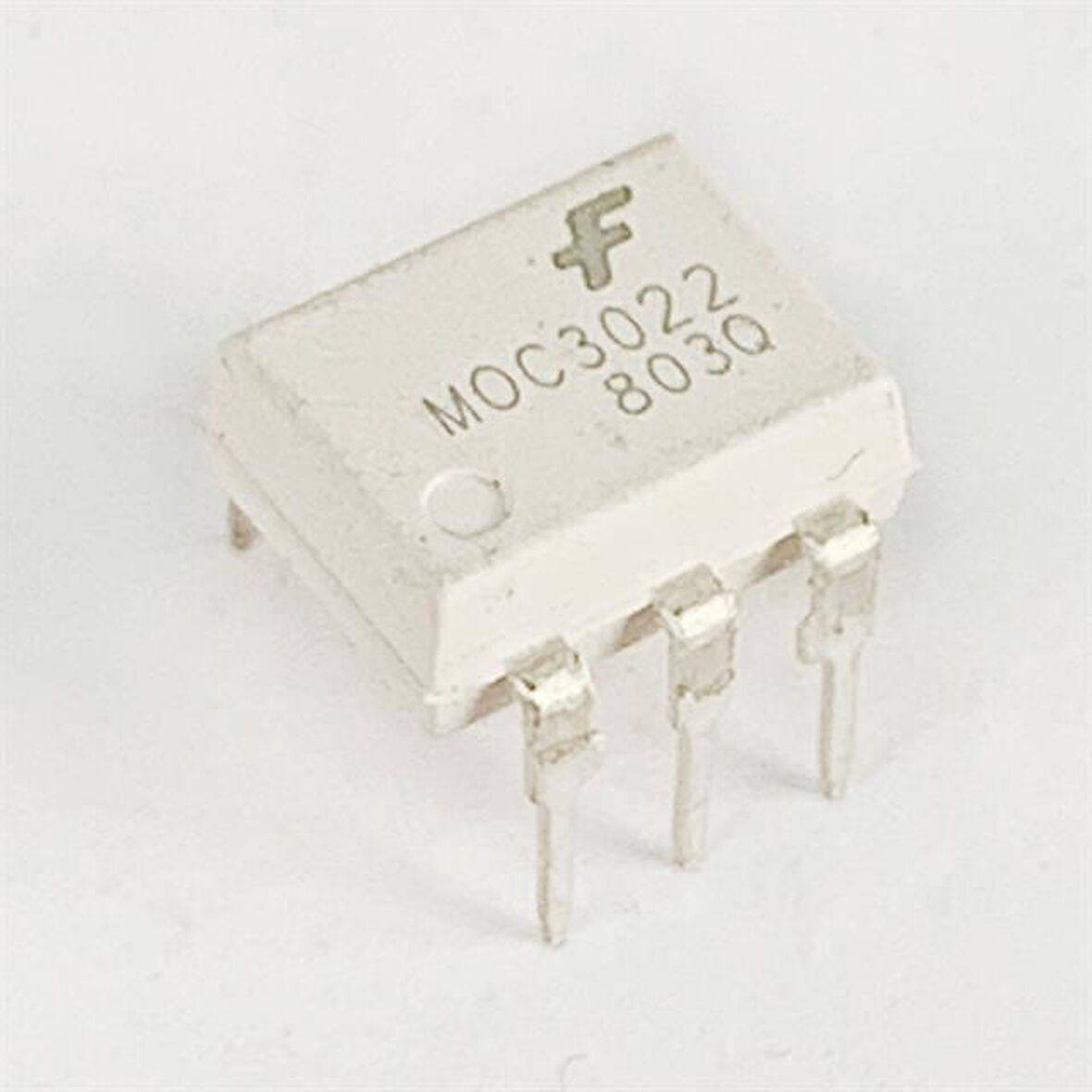 Moc 3022 Dıp-6 Triac Çıkışlı Optokuplör Entegresi