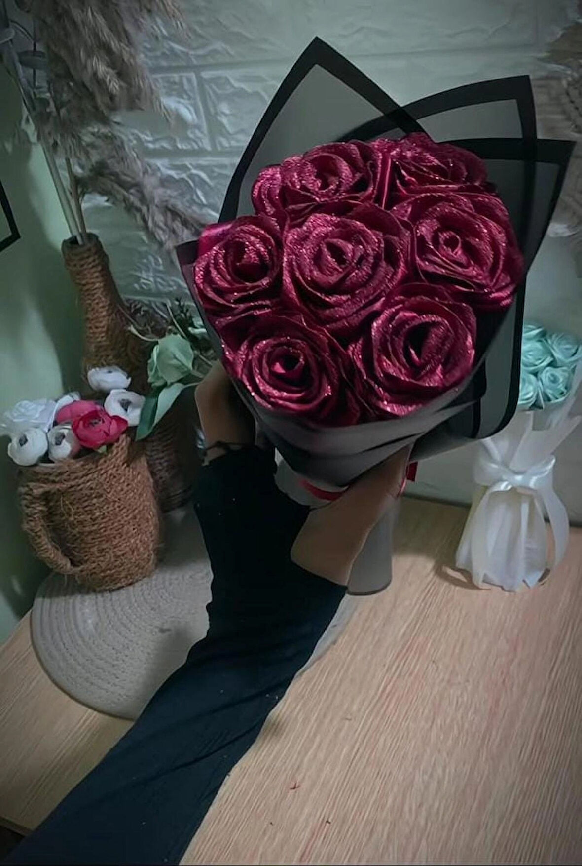 KIRMIZI SİMLİ EL YAPIMI GÜL BUKETİ