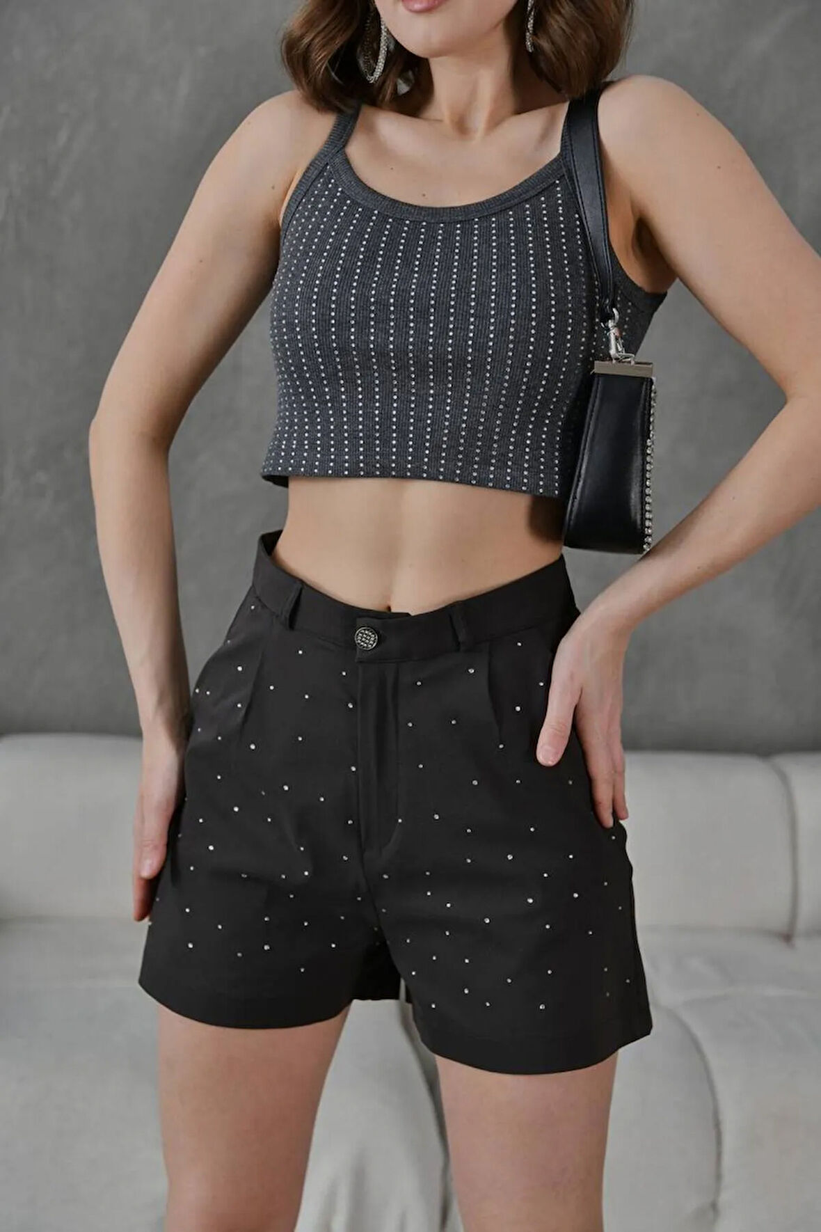 TAŞ DETAYLI KADIN ŞORT - ÇOK ŞIK ELMAS TAŞ İŞLEMELİ SHORT