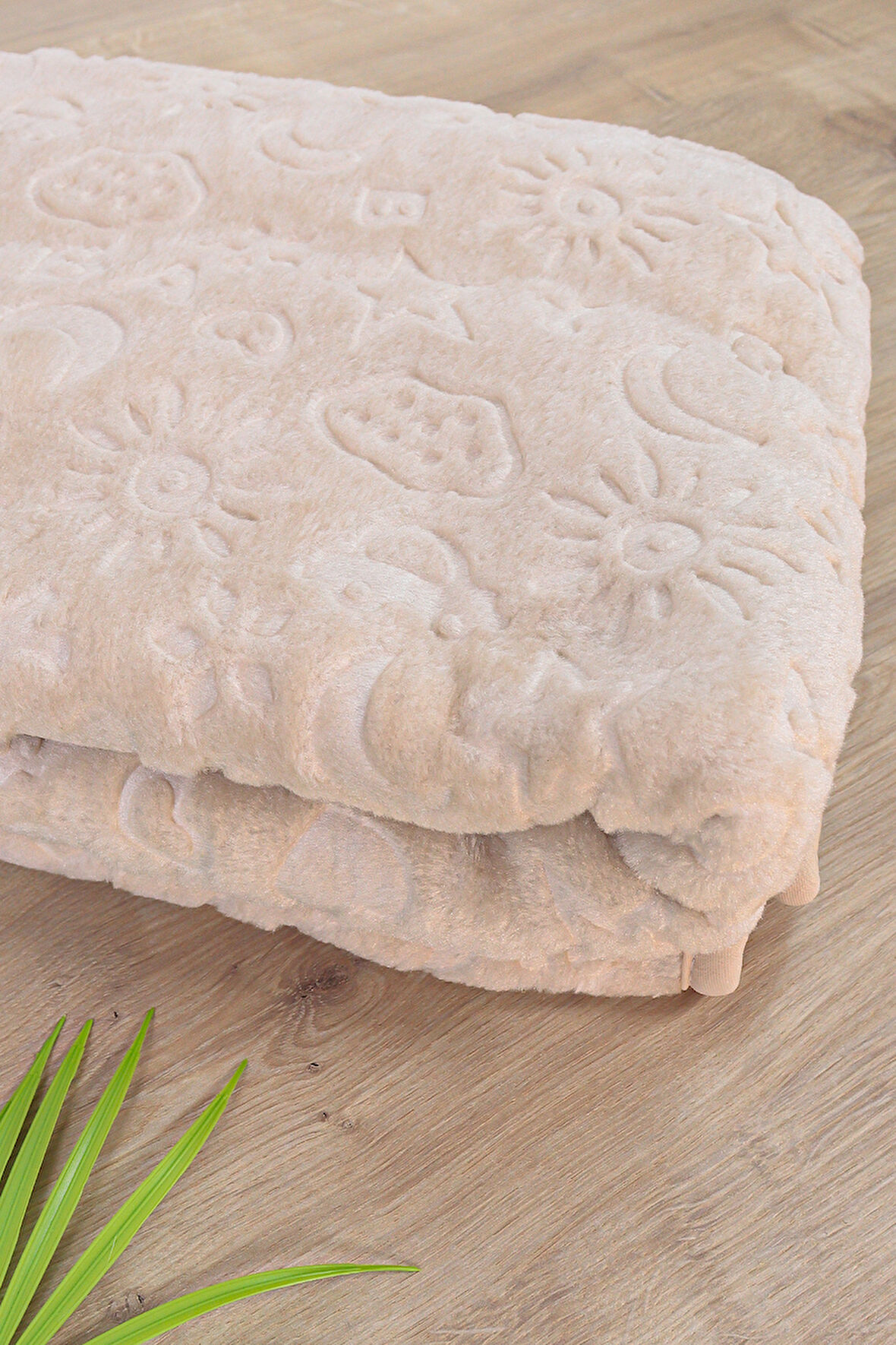 Sitilin Kahverengi Kalp Desenli Peluş Bebek Battaniyesi – 100x120 cm