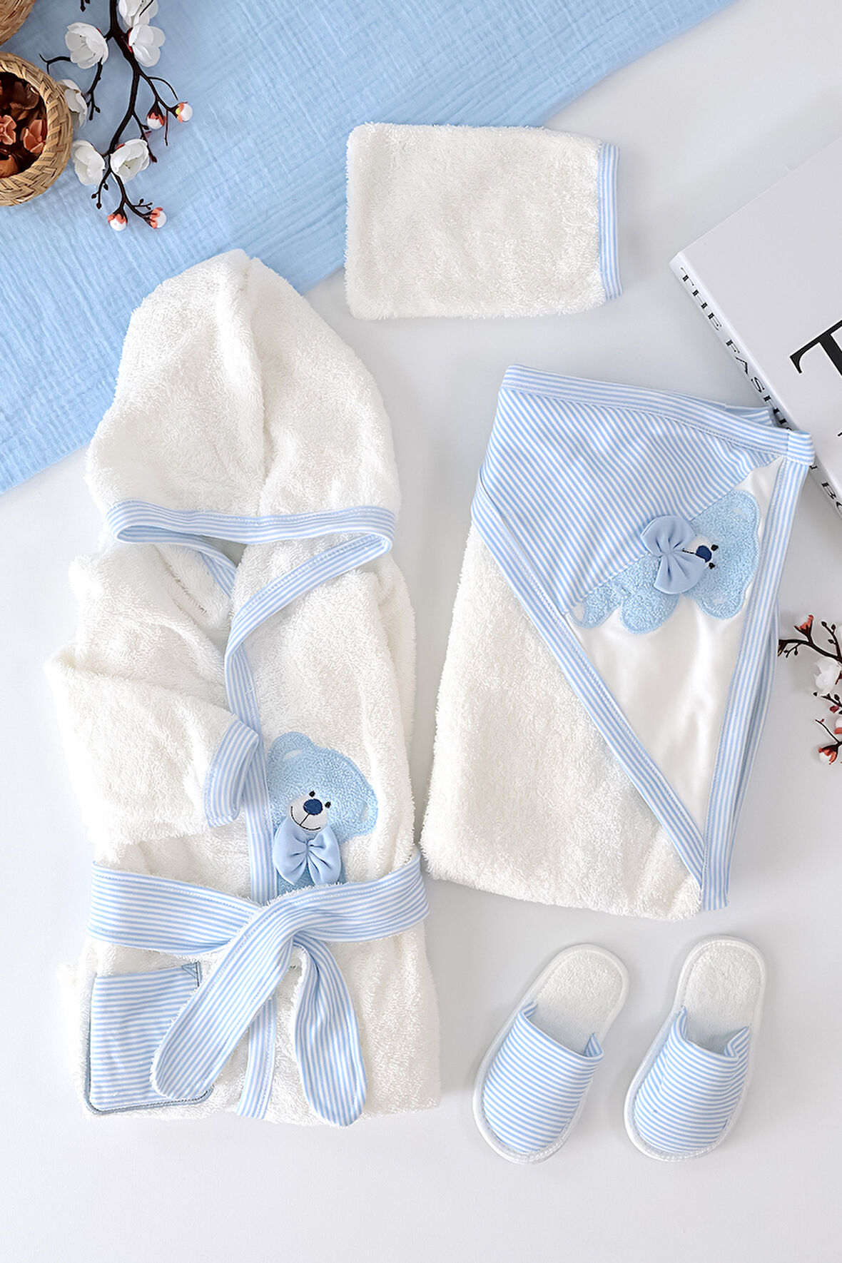 Erkek Bebek Bear Bornoz Takımı  Havlu Seti % 100 Pamuk Kumaş 0- 2 Yaş STL6986