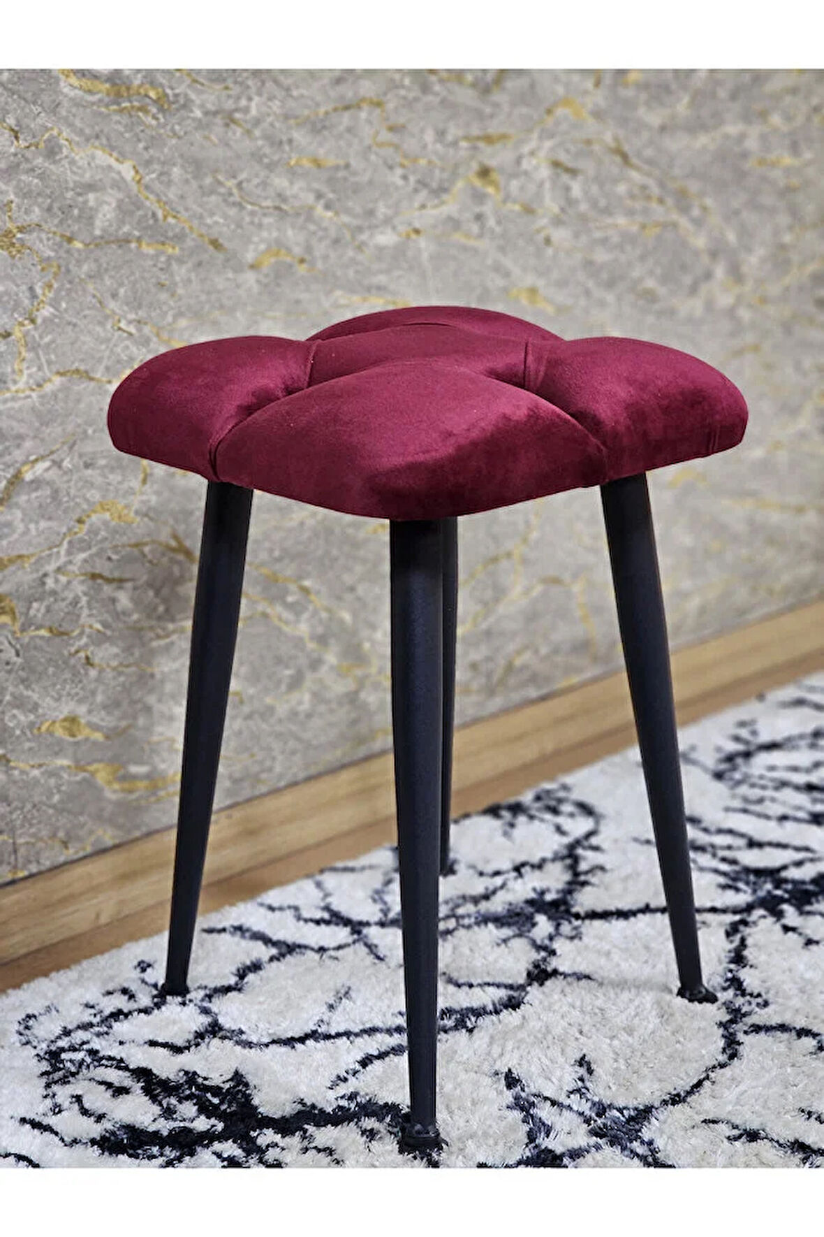 Kare Siyah Boyalı Konik Ayaklı Tabure - Oturak - Bar Taburesi - Ayaklı Tabure Bordo Renk 48 x 33 Boyut/Ebat