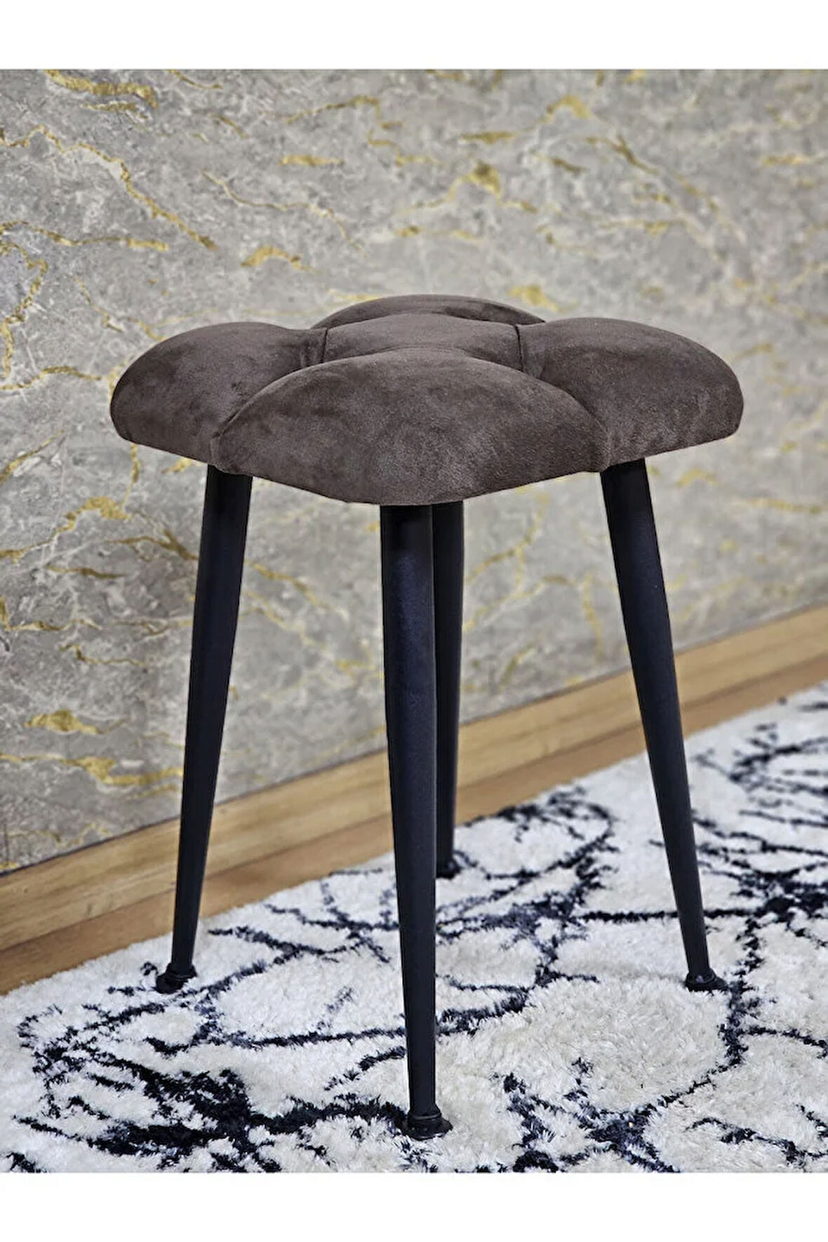 Kare Siyah Boyalı Konik Ayaklı Tabure - Oturak - Bar Taburesi - Ayaklı Tabure Kahverengi Renk 48 x 33 Boyut/Ebat