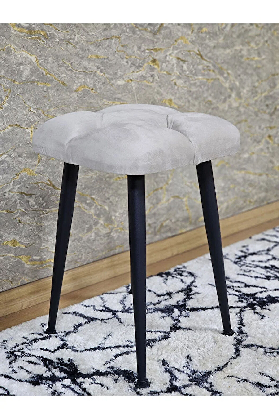 Kare Siyah Boyalı Konik Ayaklı Tabure - Oturak - Bar Taburesi - Ayaklı Tabure Krem Renk 48 x 33 Boyut/Ebat