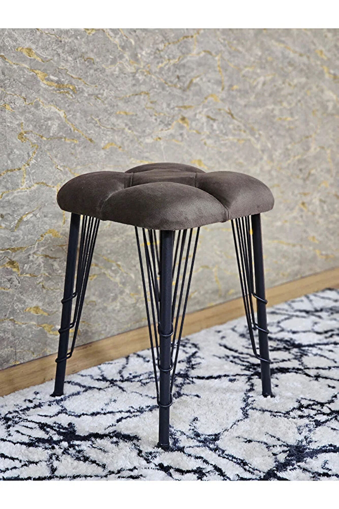 Kare Siyah Boyalı Telli Ayaklı Tabure - Oturak - Bar Taburesi - Ayaklı Tabure Kahverengi Renk 33 x 48 Boyut/Ebat