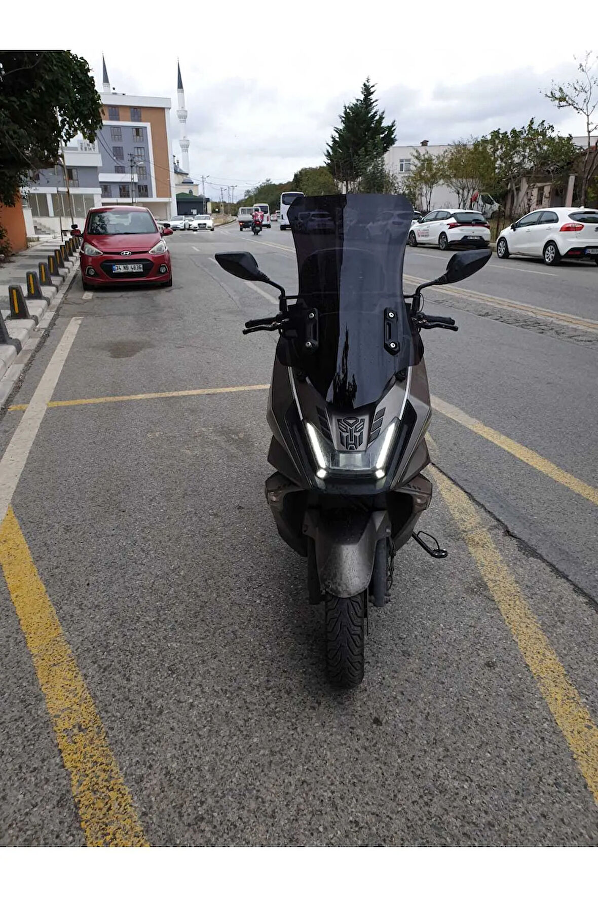 kymco Skytown 125 Siperlik Ön Cam 2023 2024 Model 72cm Siyah Renkli 4mm UZUN CAM