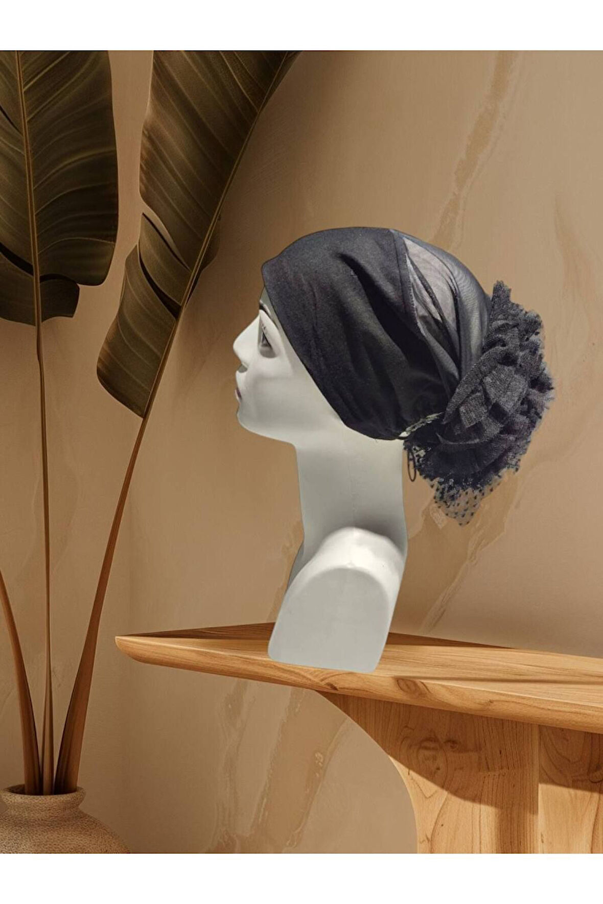 Siyah  Kaymaz Silikon Bantlı Süslü Topuzlu Fit Bone