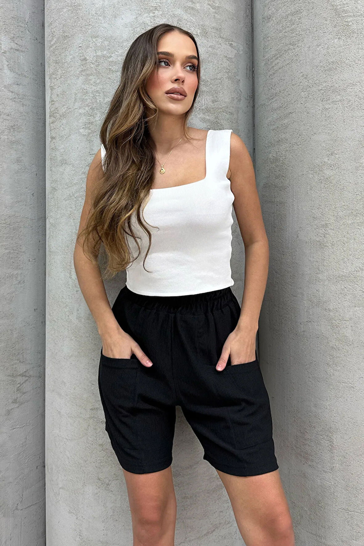 Lesa Wear Yüksel Bel Bol Kesim Keten Görünümlü Çift Cepli Şort