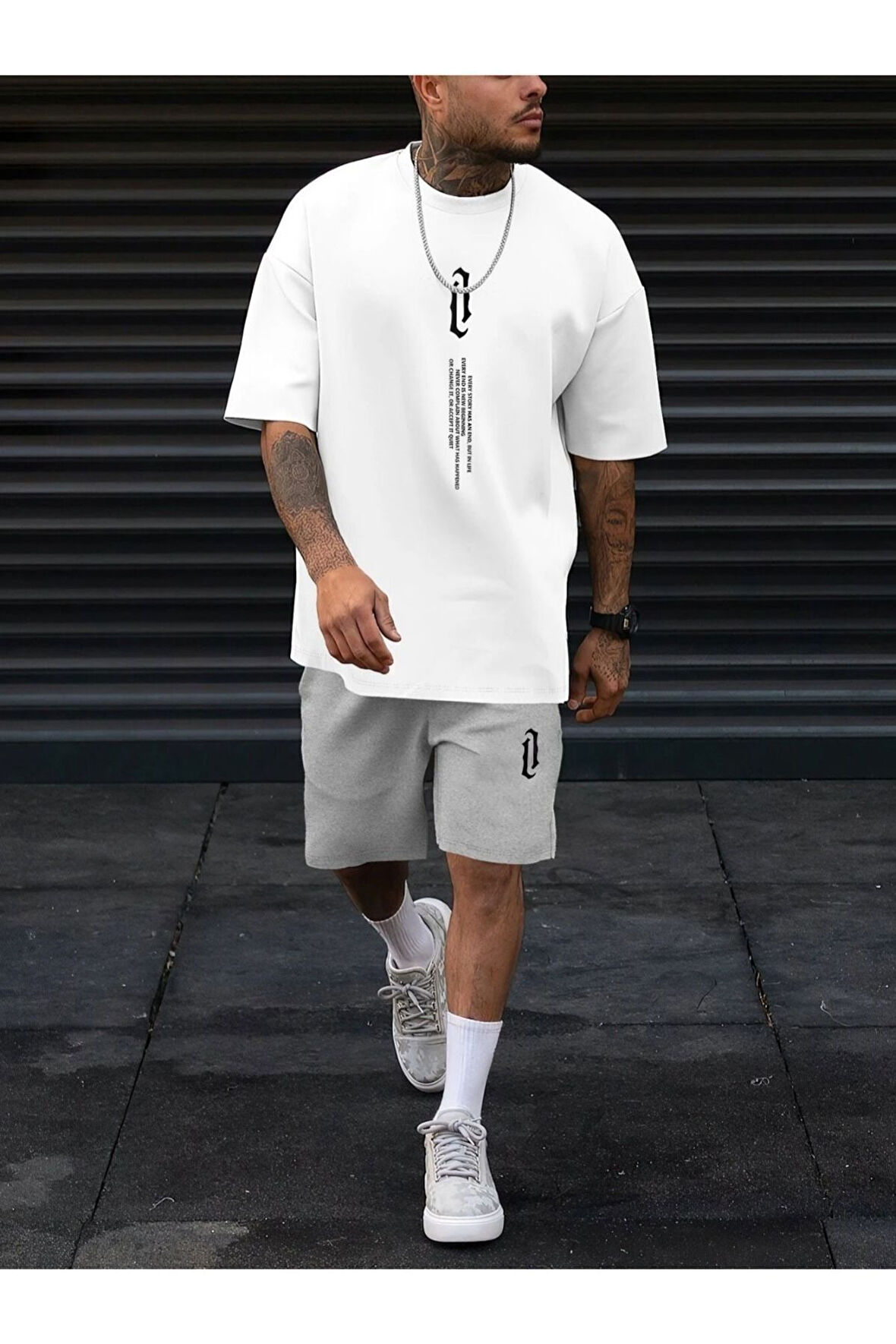 Erkek Dikey Baskılı T-Shirt Şort