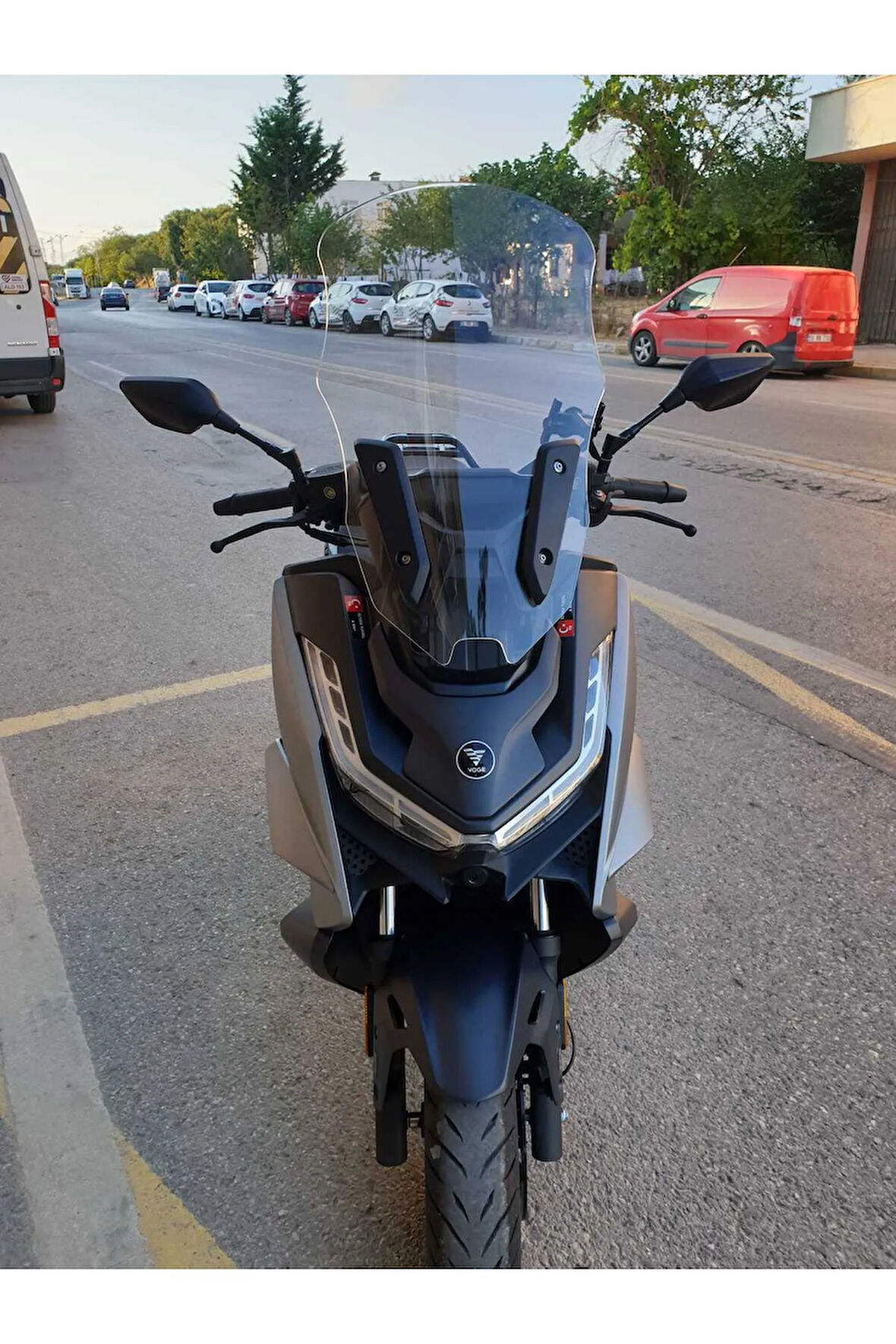 Voge SR3 Siperlik Ön Cam 2023 2024 Model 63cm Şeffaf Renkli 4mm