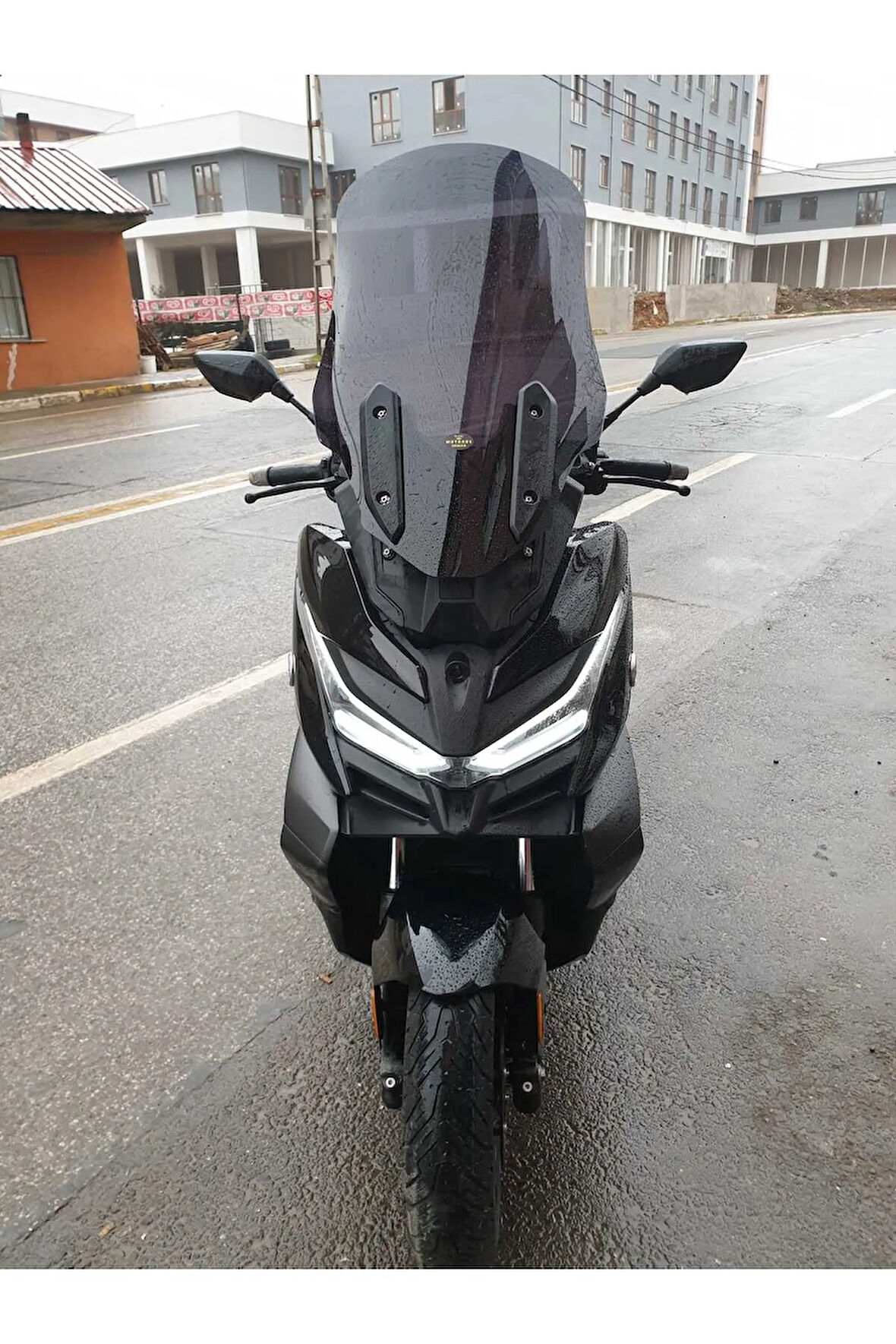 Voge SR4 Siperlik Ön Cam 2022 2024 Model 54cm Siyah Renkli 4mm Uzun BOY