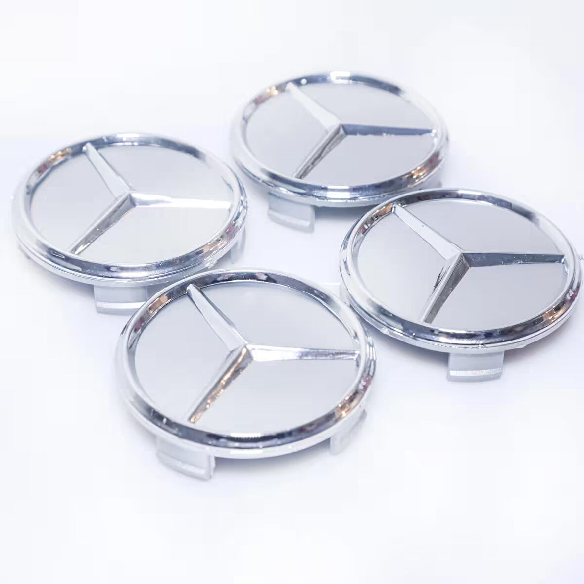 75 mm Jant Göbeği – Yıldız Logolu Uyumlu Tasarım (4'lü Set) W204 / W205, W212, CLA, GLA, GLC vb. jant tipiyle benzer ölçülerde