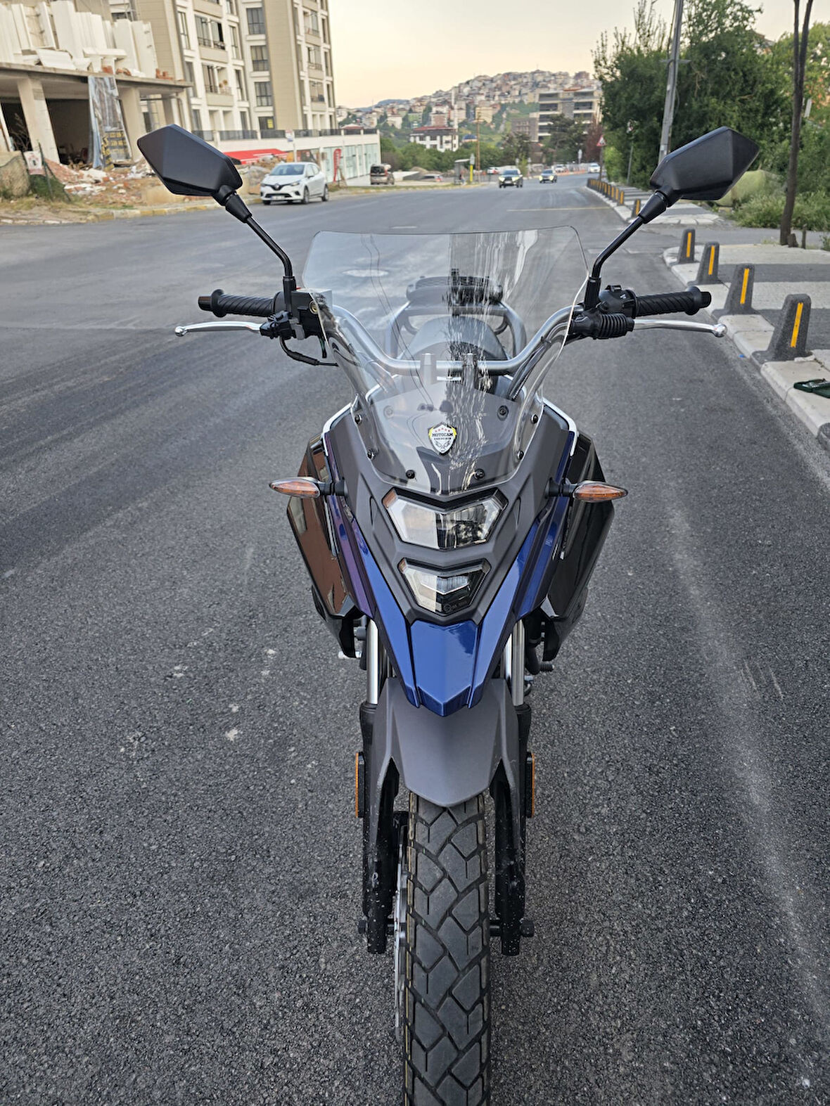 MOTOCAM SYM NHT 200 Siperlik Ön Cam 2023-2025 Model 30cm Şeffaf Renkli 4mm Spor Cam