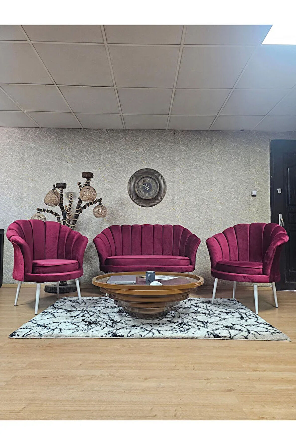 İstiridye Takım Beyaz Boyalı Sivriltme Ayak Çay Seti Koltuk Takımı Bordo Renk 110 x 48 Boyut/Ebat