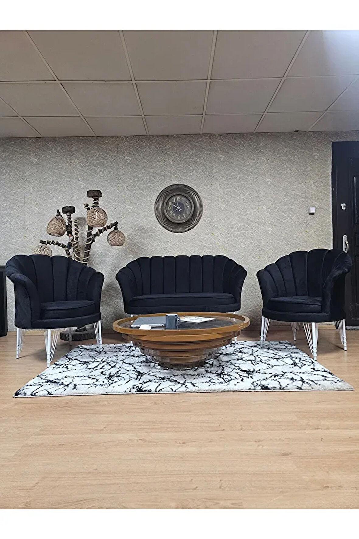 İstiridye Takım Beyaz Boyalı Telli Ayak Çay Seti Koltuk Takımı Siyah Renk 110 x 48 Boyut/Ebat