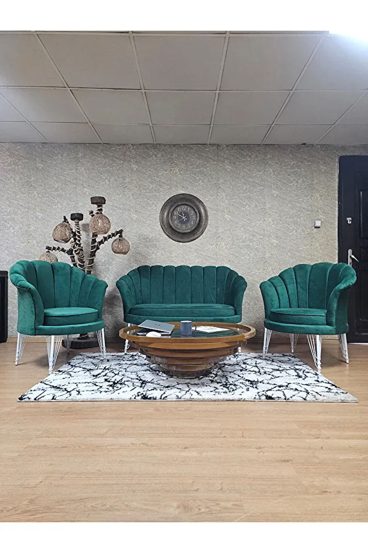 İstiridye Takım Beyaz Boyalı Telli Ayak Çay Seti Koltuk Takımı Yeşil Renk 110 x 48 Boyut/Ebat