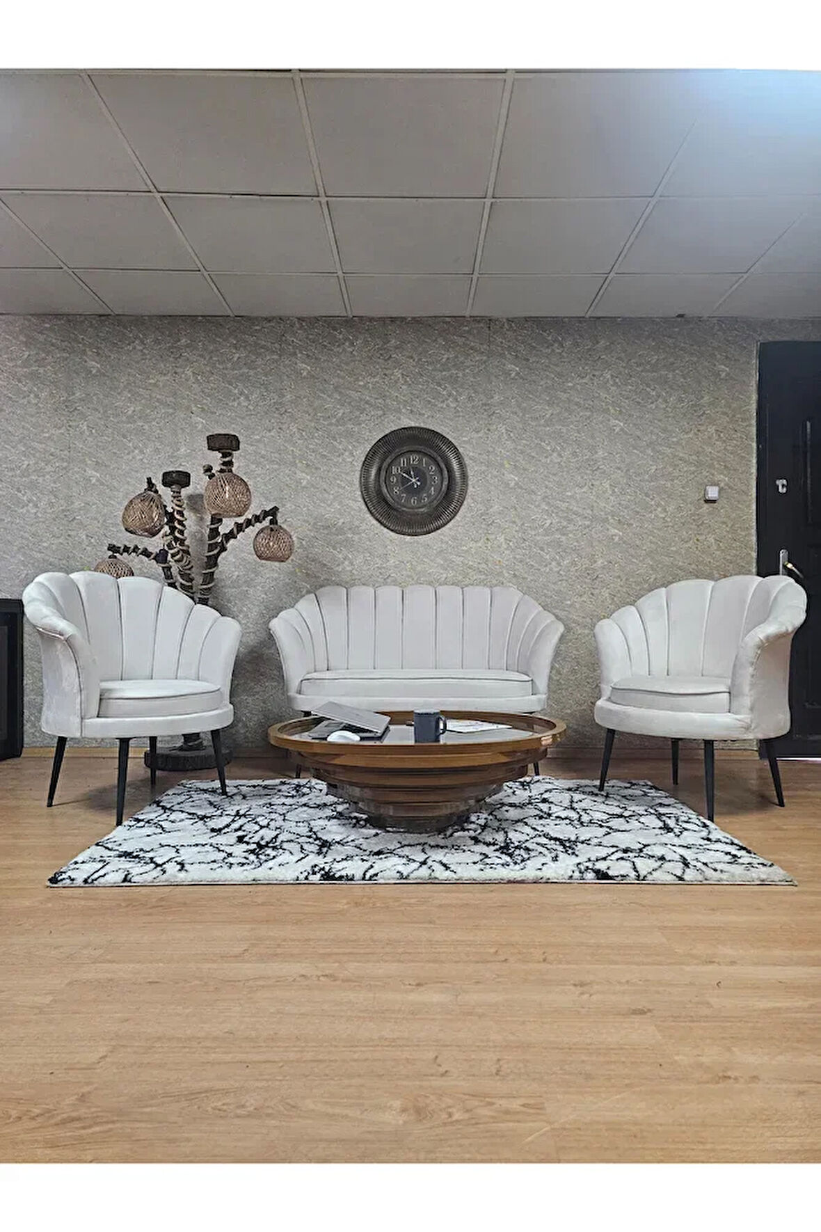 İstiridye Takım Siyah Boyalı Sivriltme Ayak Çay Seti Koltuk Takımı Krem Renk 110 x 48 Boyut/Ebat