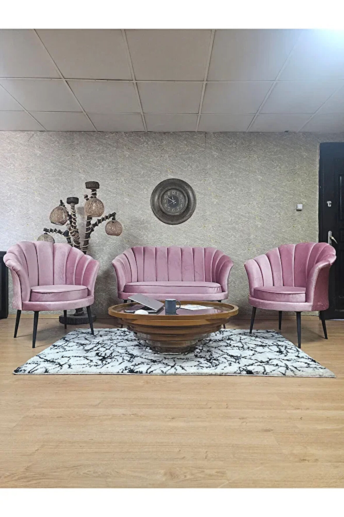 İstiridye Takım Siyah Boyalı Sivriltme Ayak Çay Seti Koltuk Takımı Pembe Renk 110 x 48 Boyut/Ebat