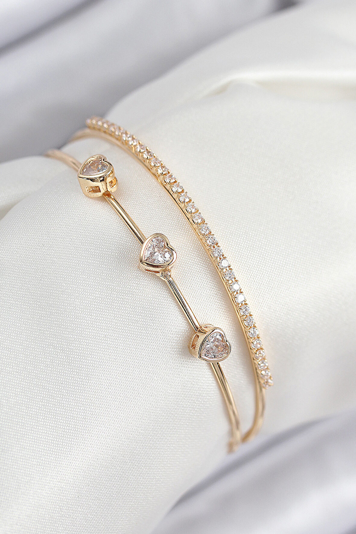 Pirinç Zirkon Taşlı Kalp Model Gold Renk Kadın Bileklik