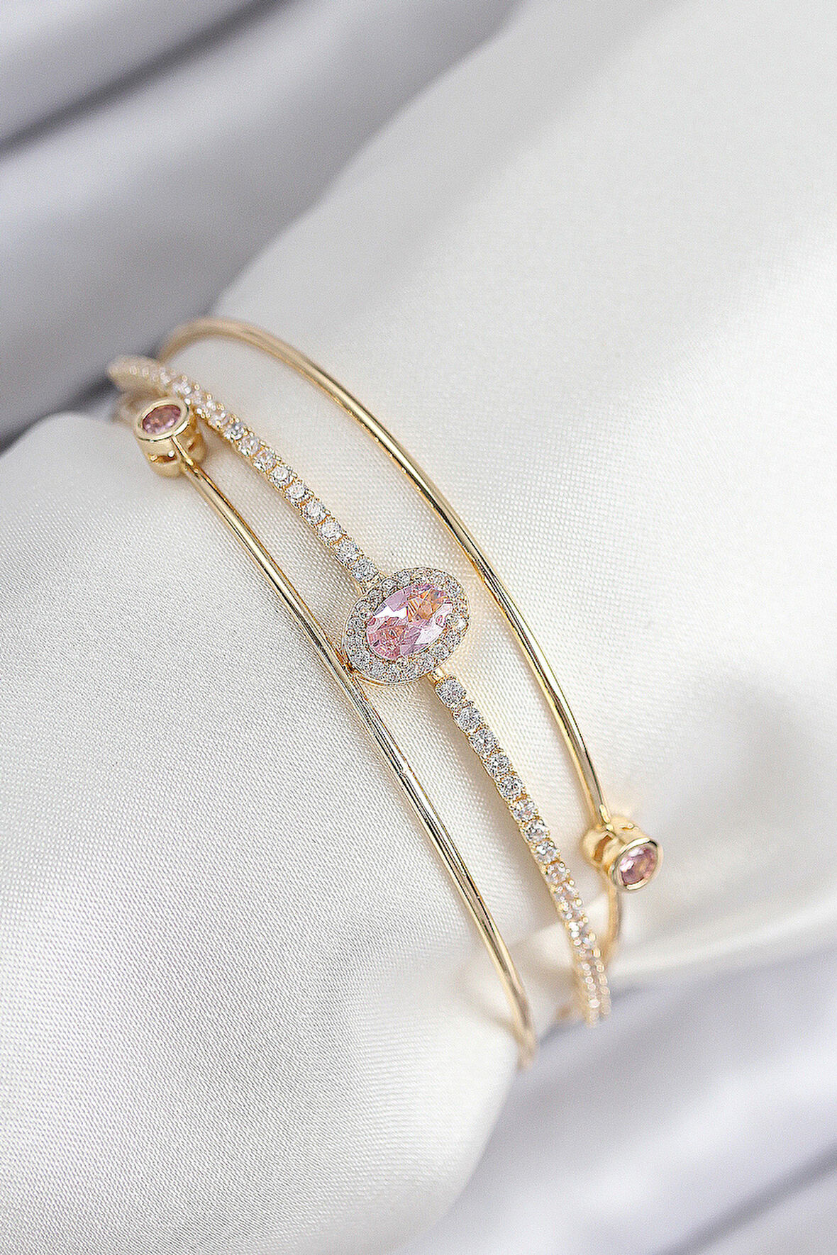 Pirinç Zirkon Taşlı Baget Model Gold Renk Kadın Bileklik