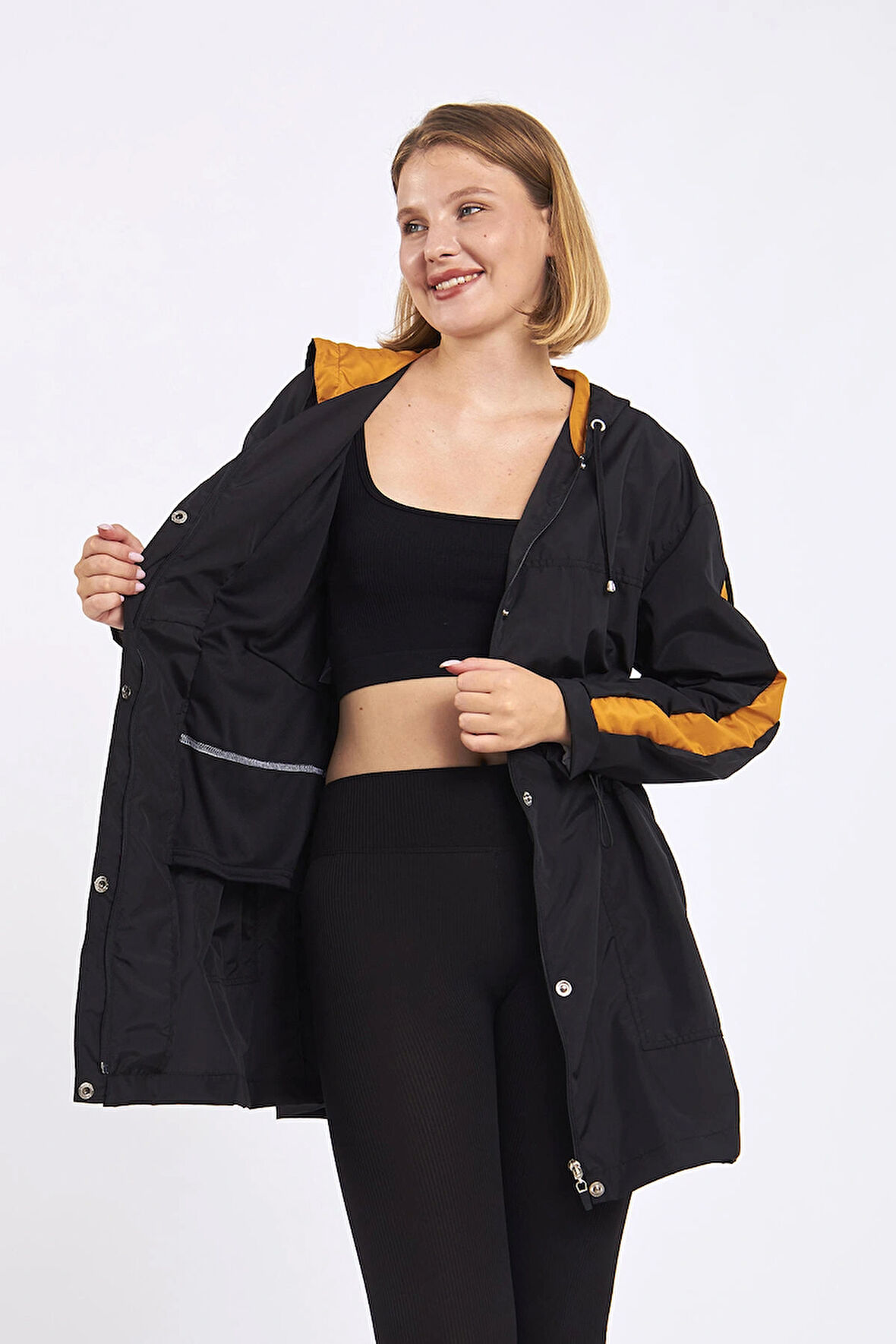 Micro Midi Siyah Kolları Hardal Yağmurluk & Rüzgarlık